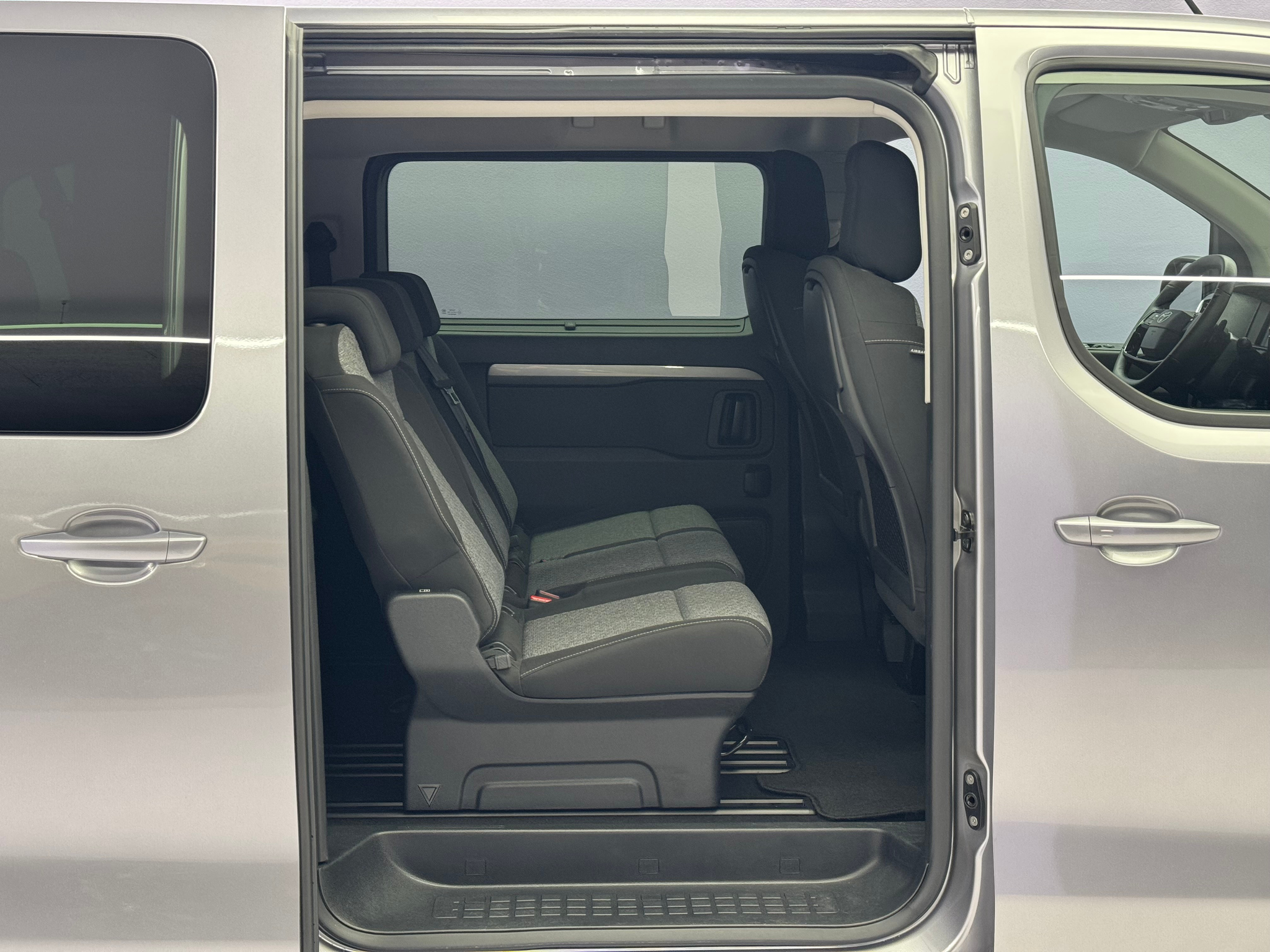 listing desktop thumbnail image 18