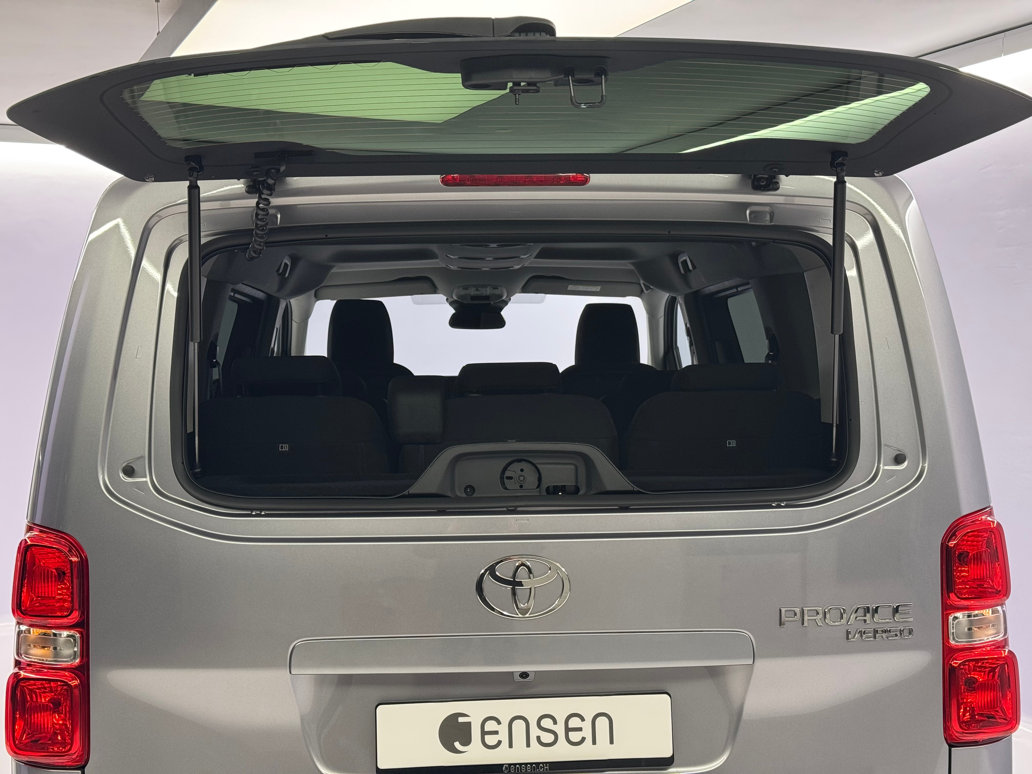 listing desktop thumbnail image 12