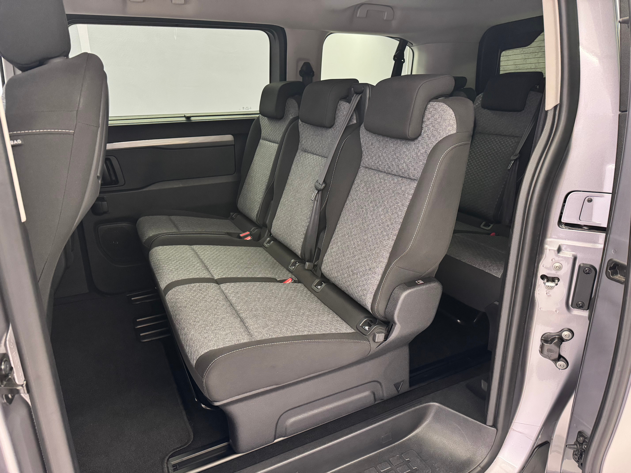 listing desktop thumbnail image 10