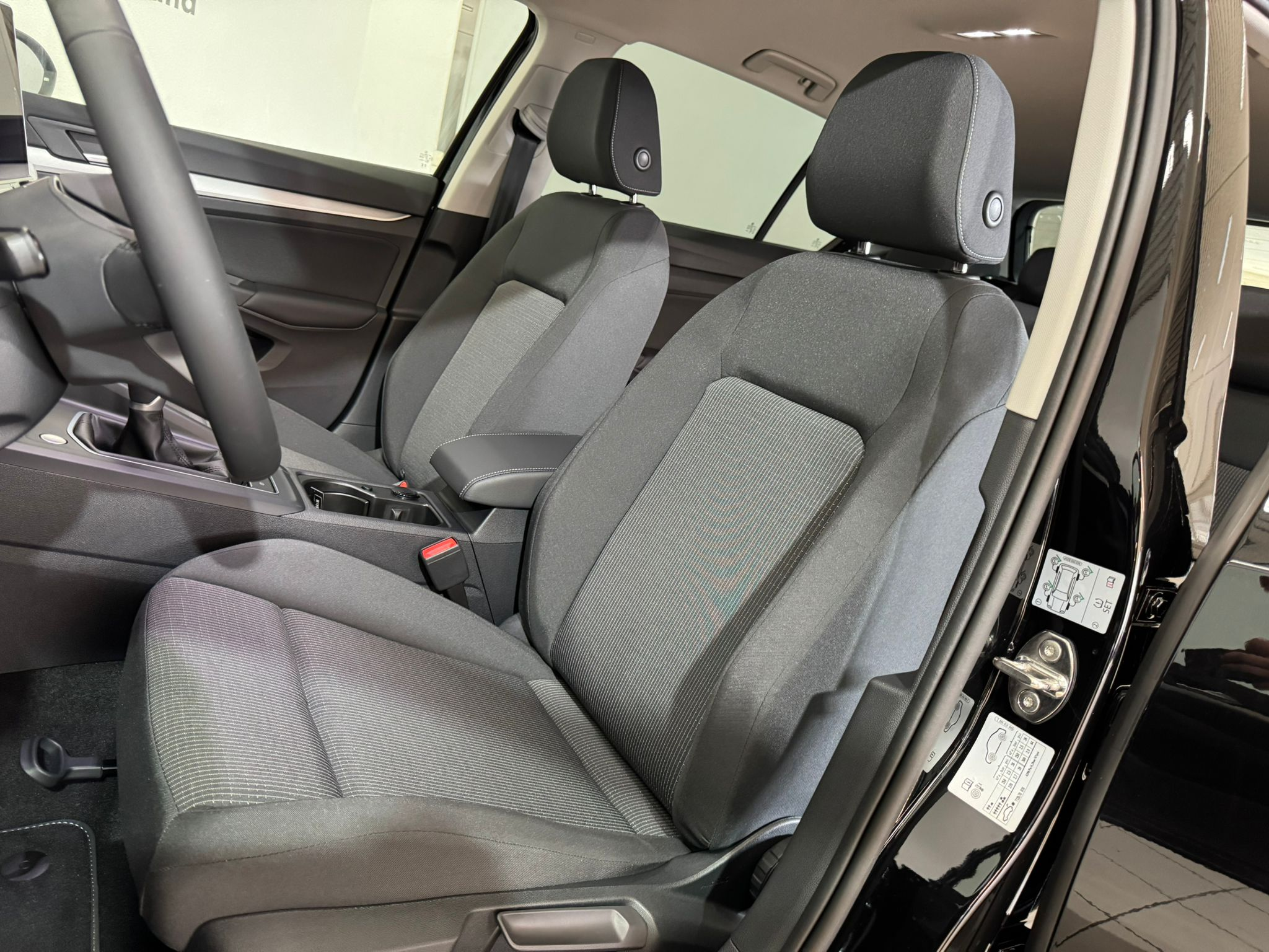 listing desktop thumbnail image 6