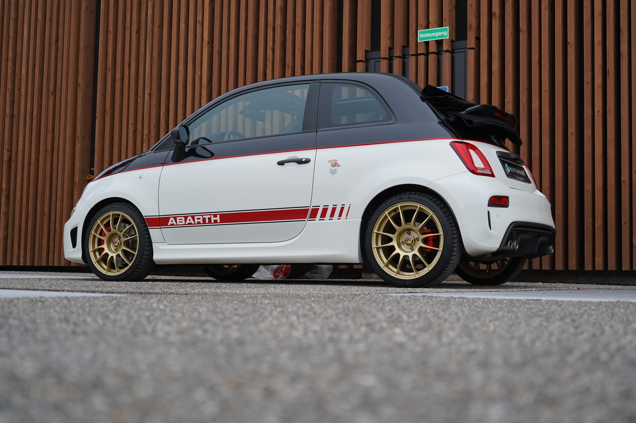 listing desktop thumbnail image 8