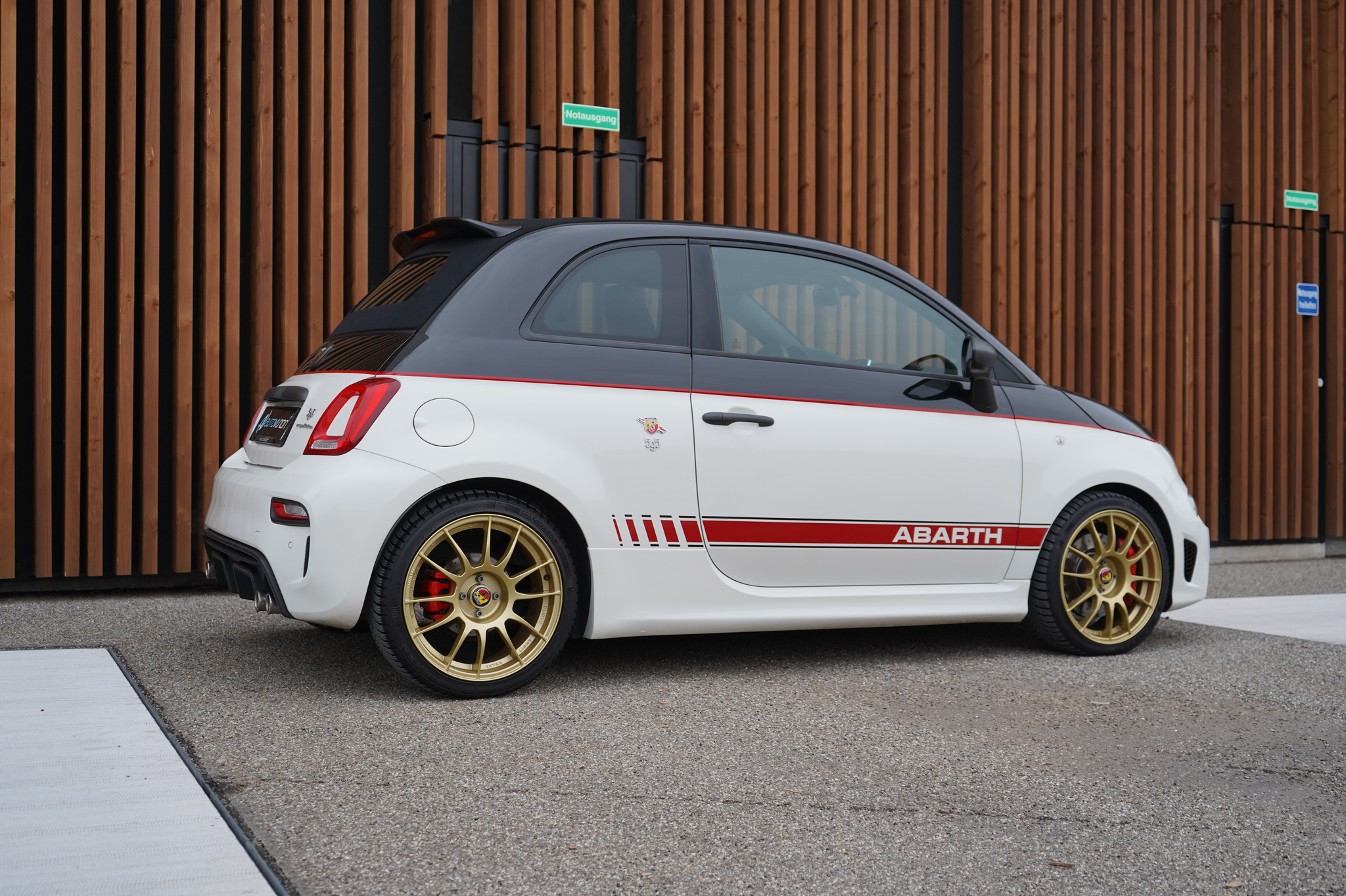 listing desktop thumbnail image 10