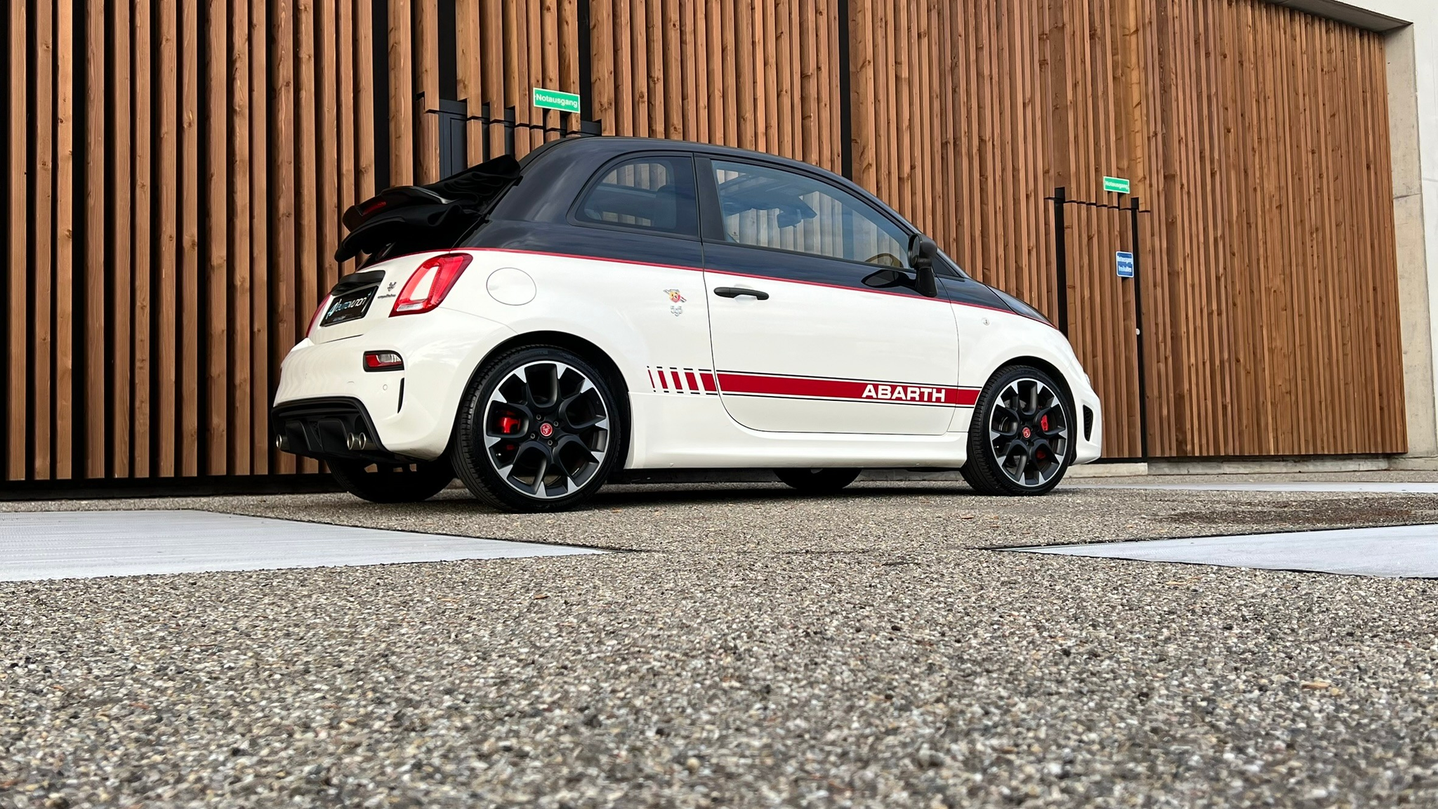 listing desktop thumbnail image 18