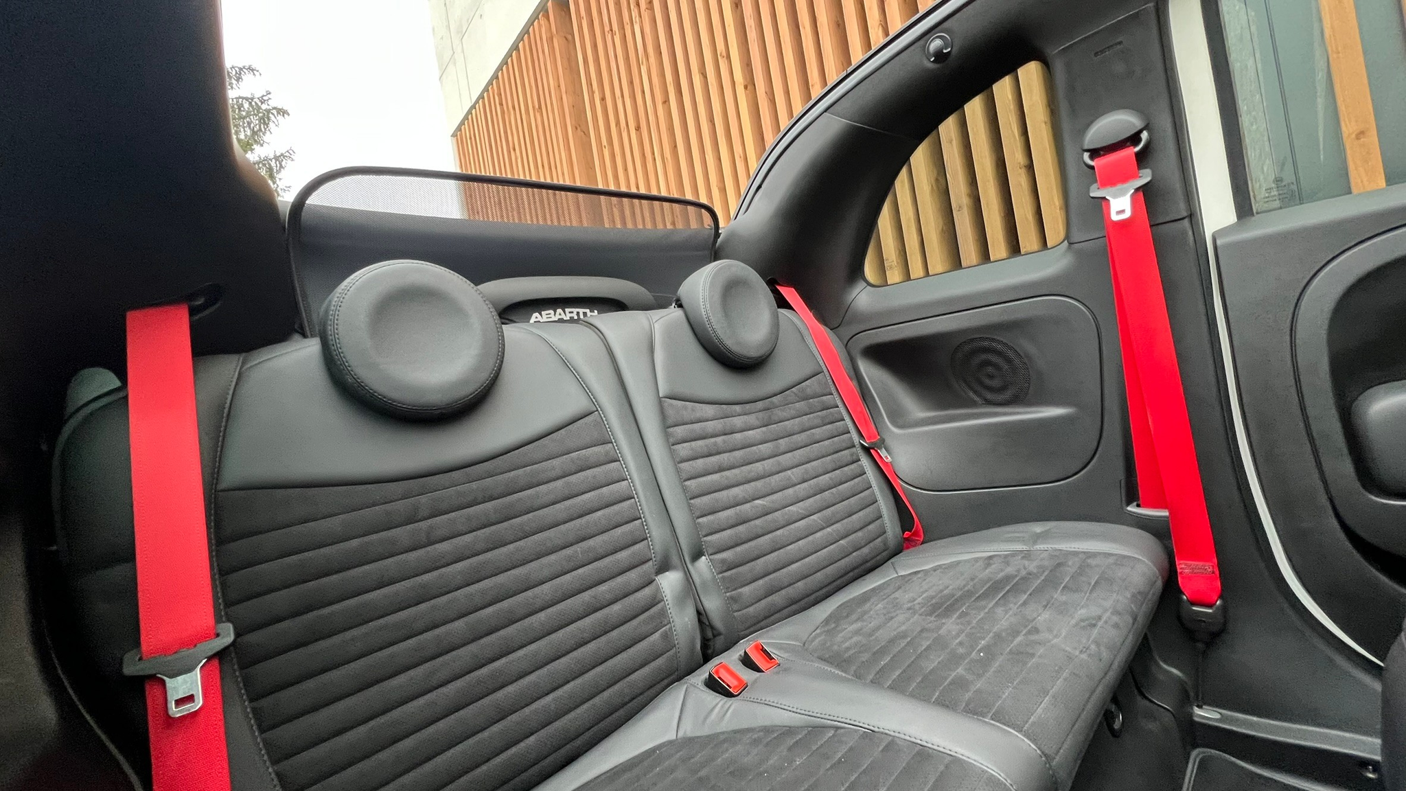 listing desktop thumbnail image 27