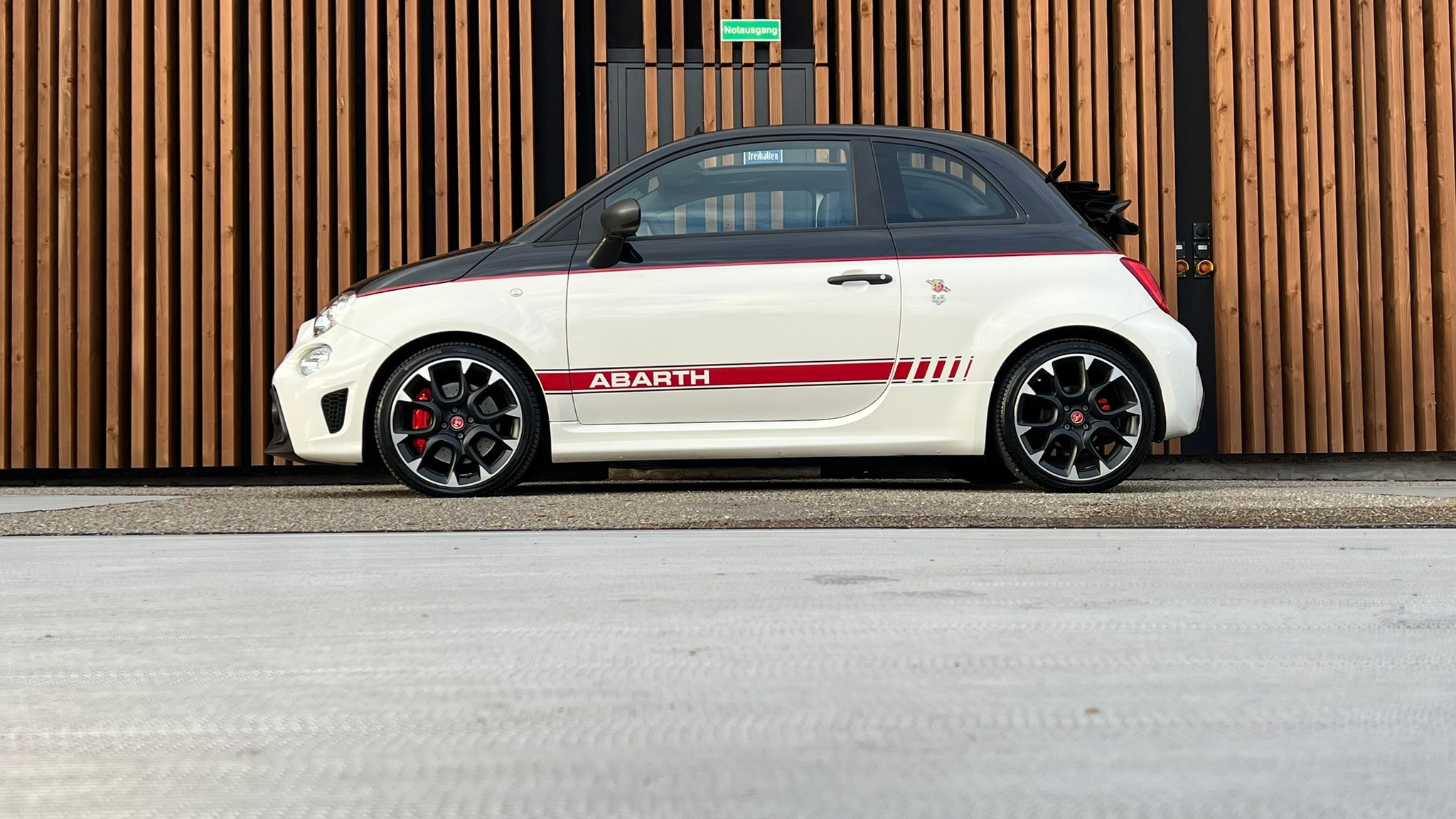 listing desktop thumbnail image 1