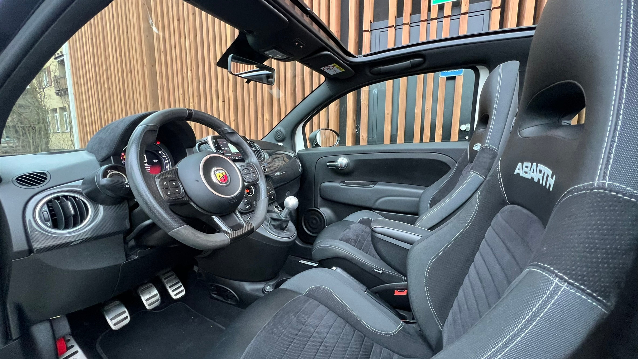 listing desktop thumbnail image 23