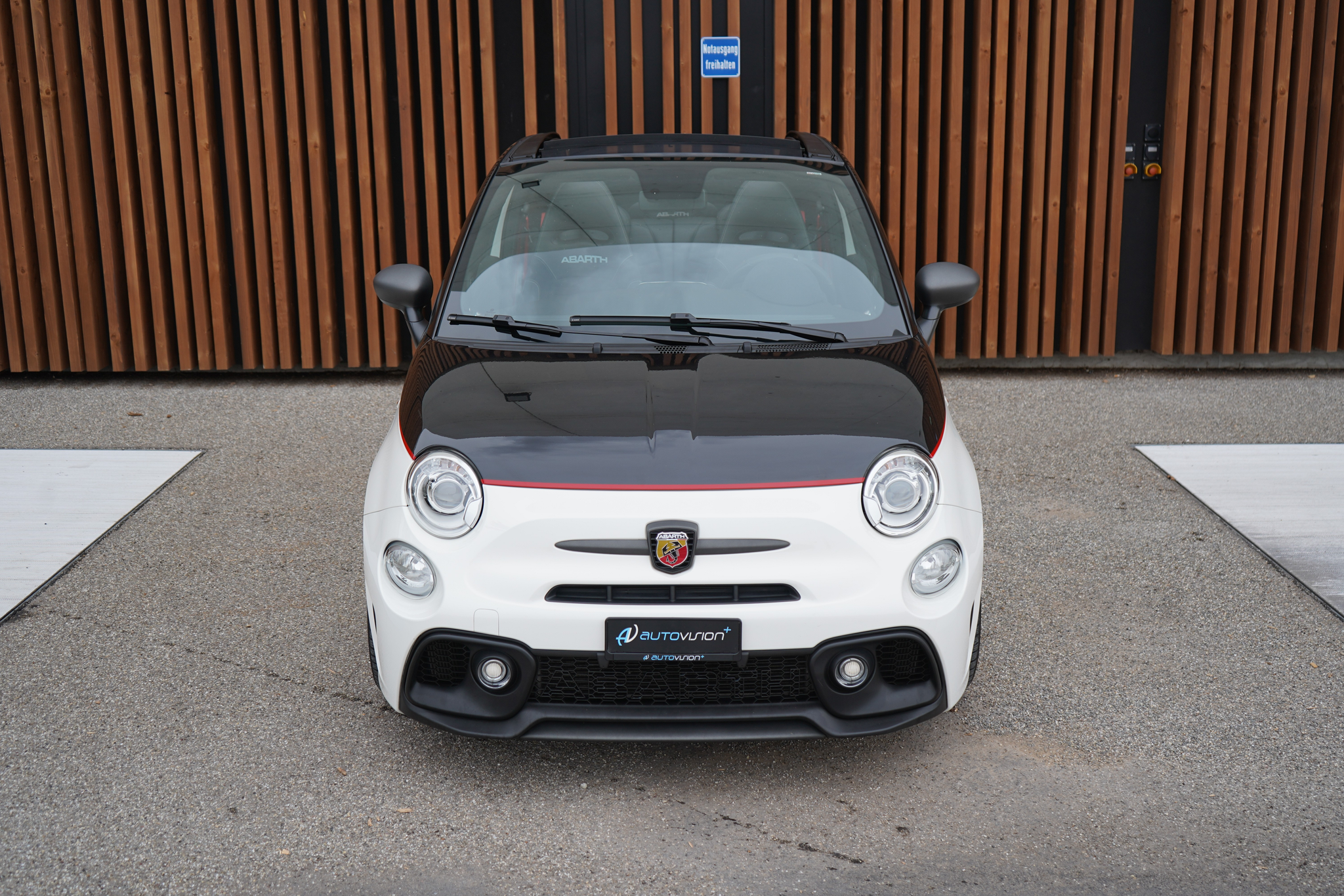 listing desktop thumbnail image 12