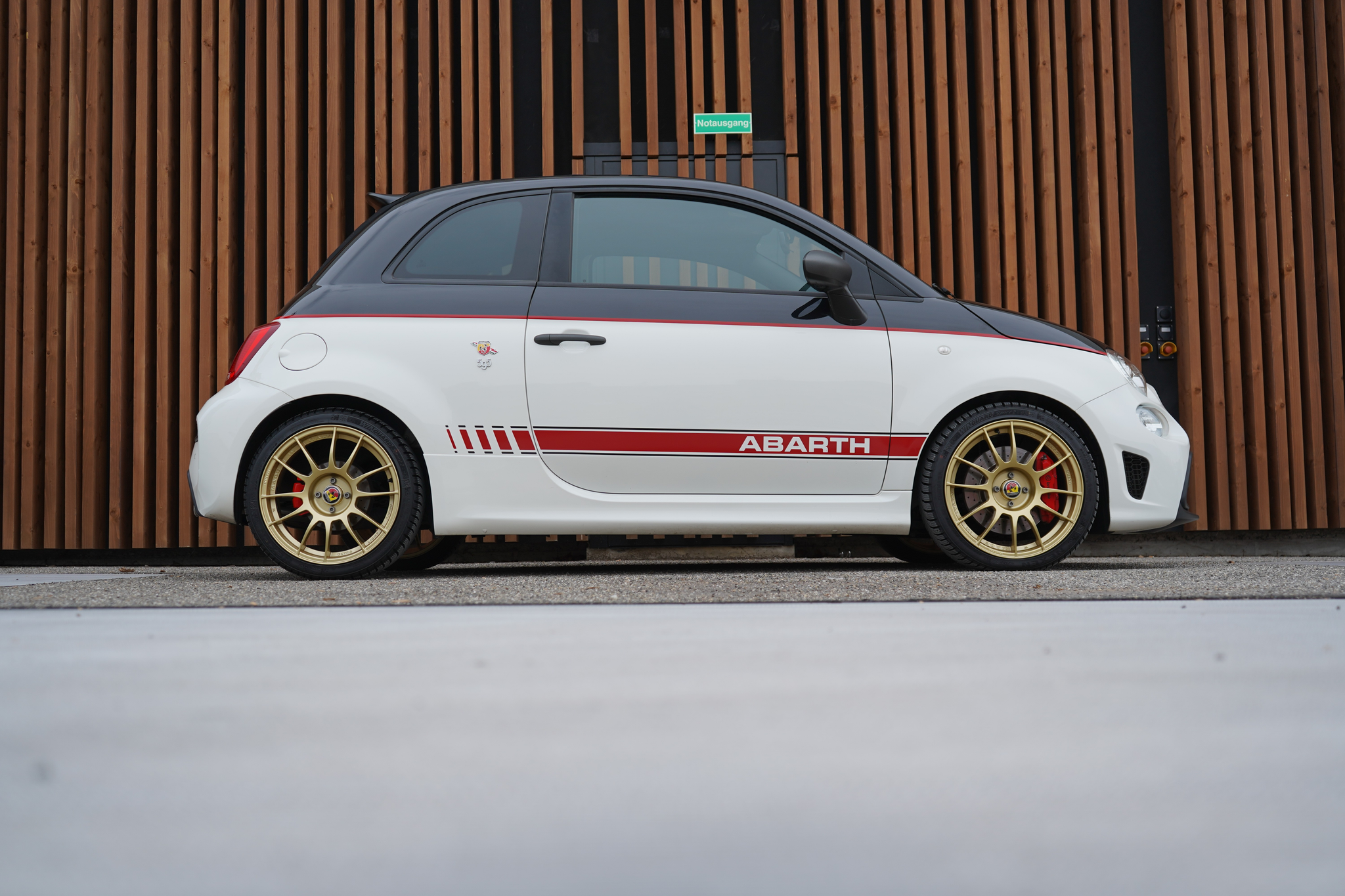 listing desktop thumbnail image 2