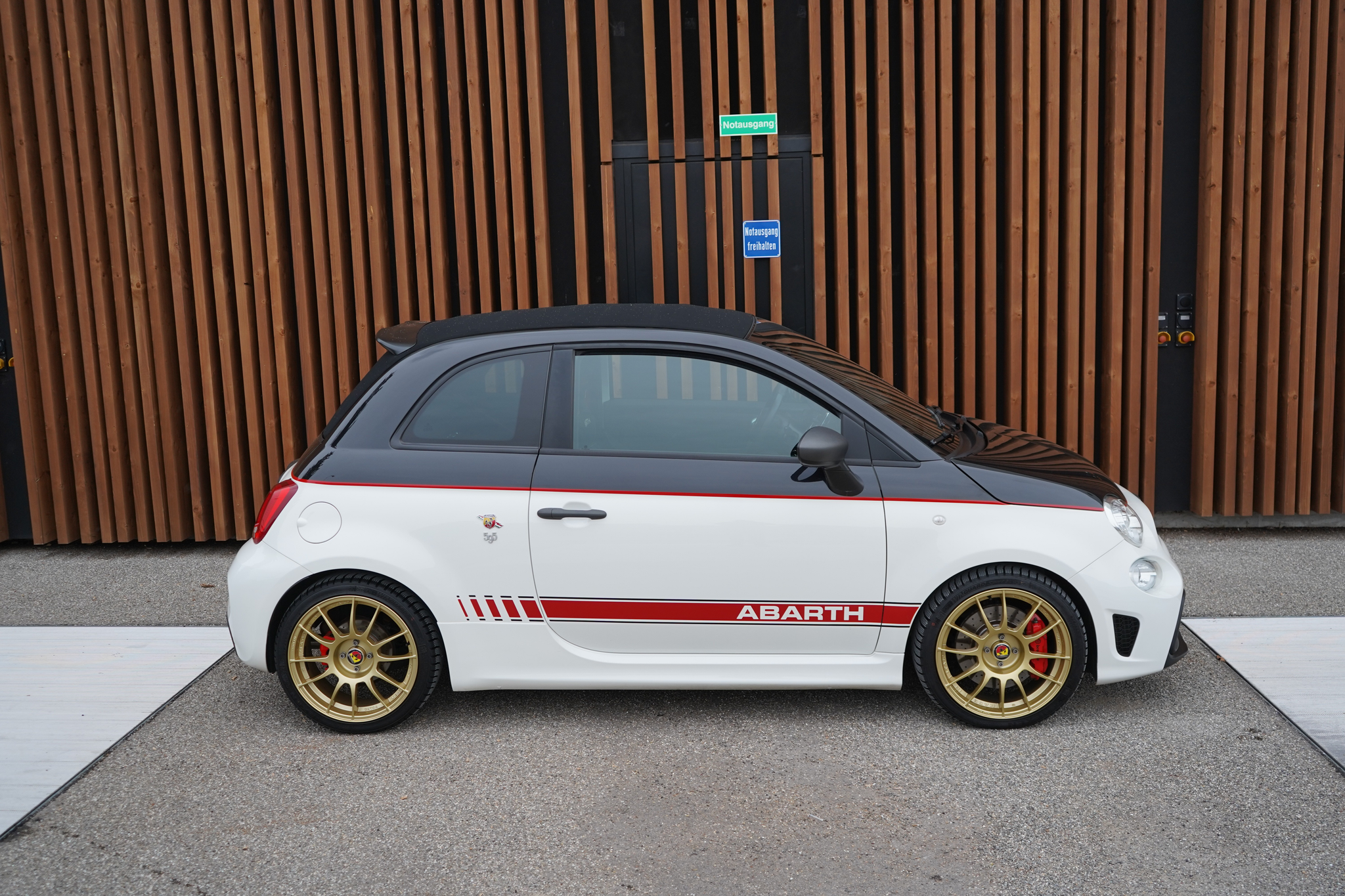 listing desktop thumbnail image 4