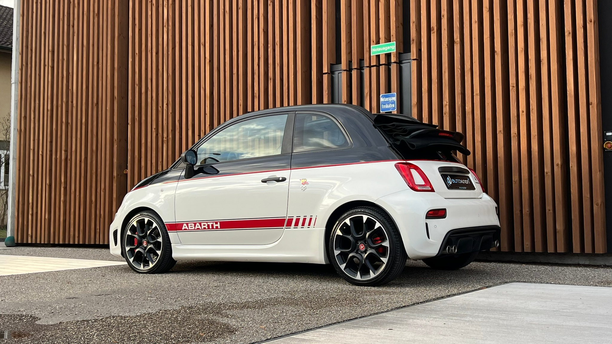 listing desktop thumbnail image 17