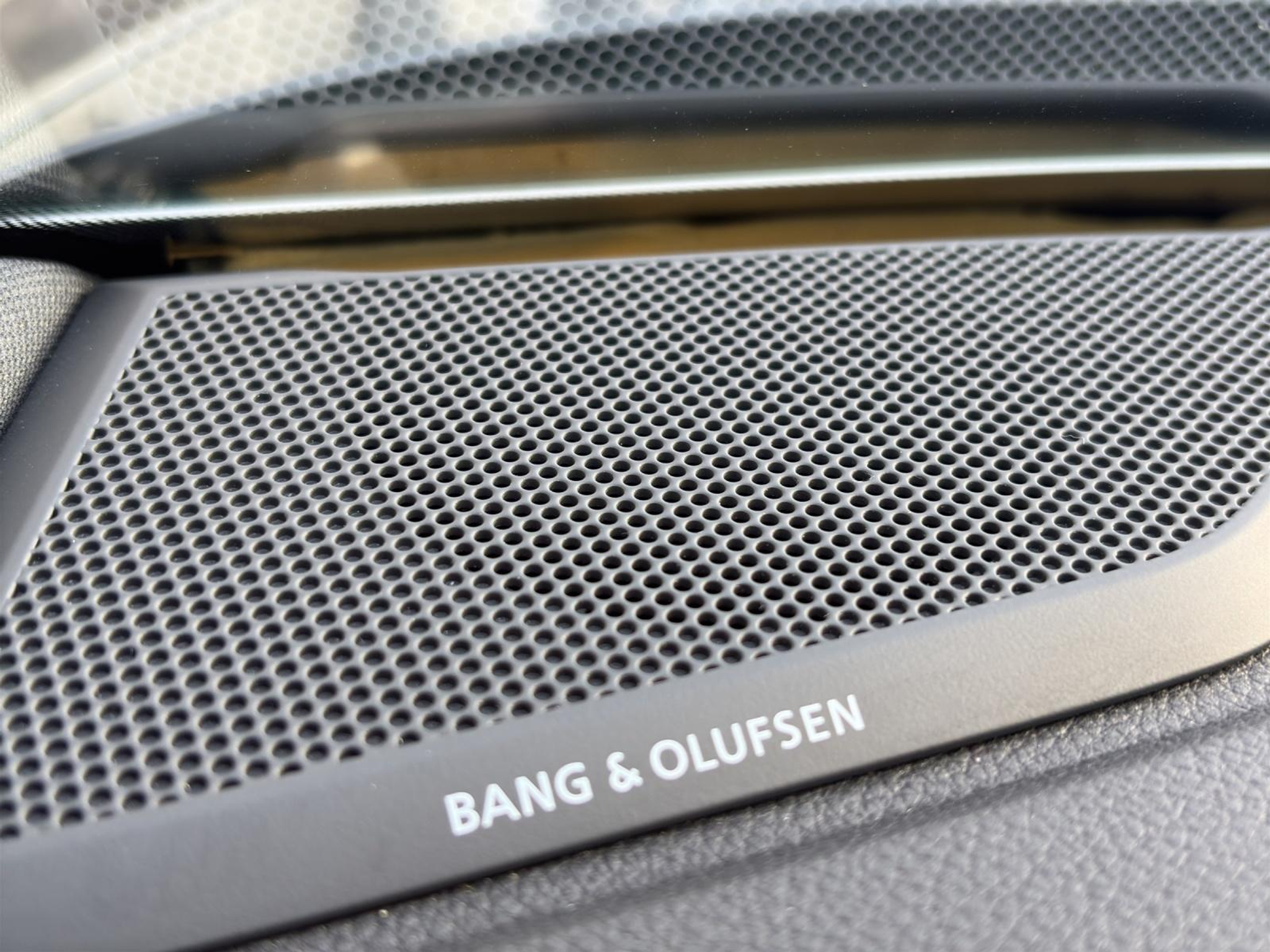 listing desktop thumbnail image 19