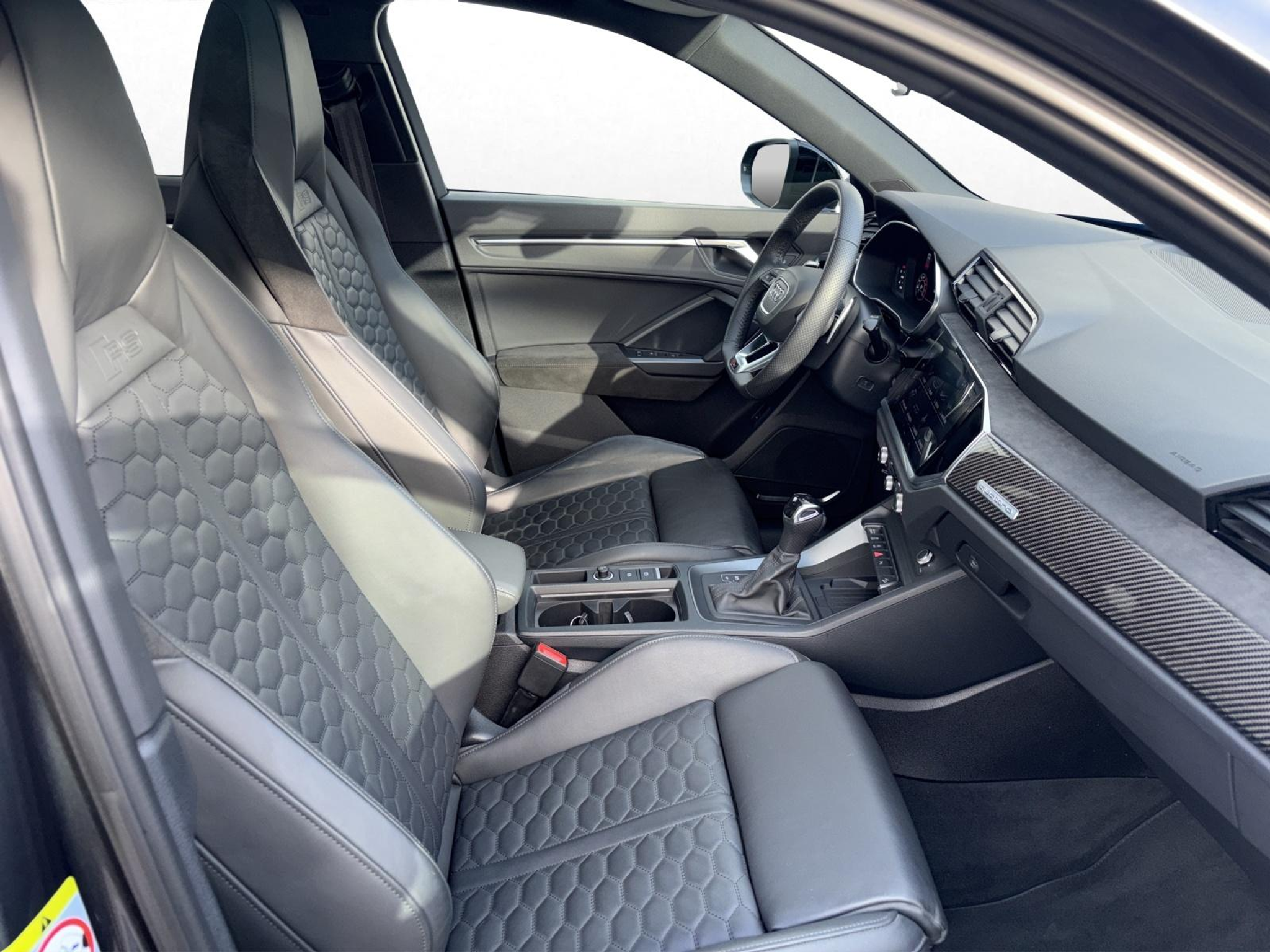 listing desktop thumbnail image 16