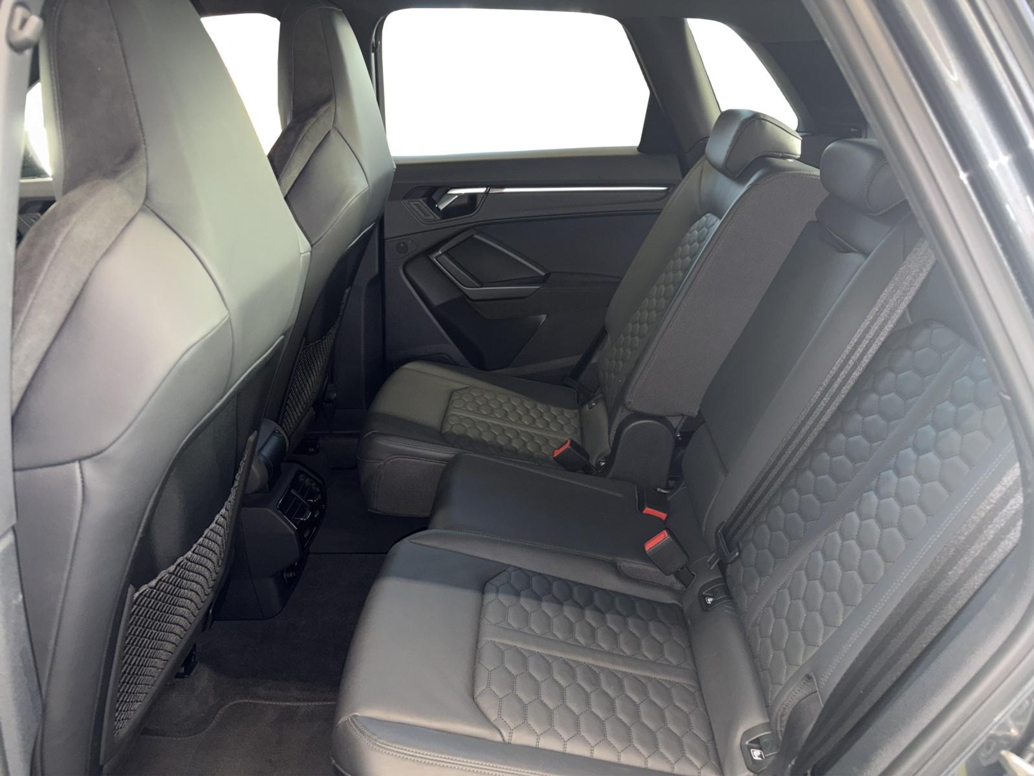 listing desktop thumbnail image 10