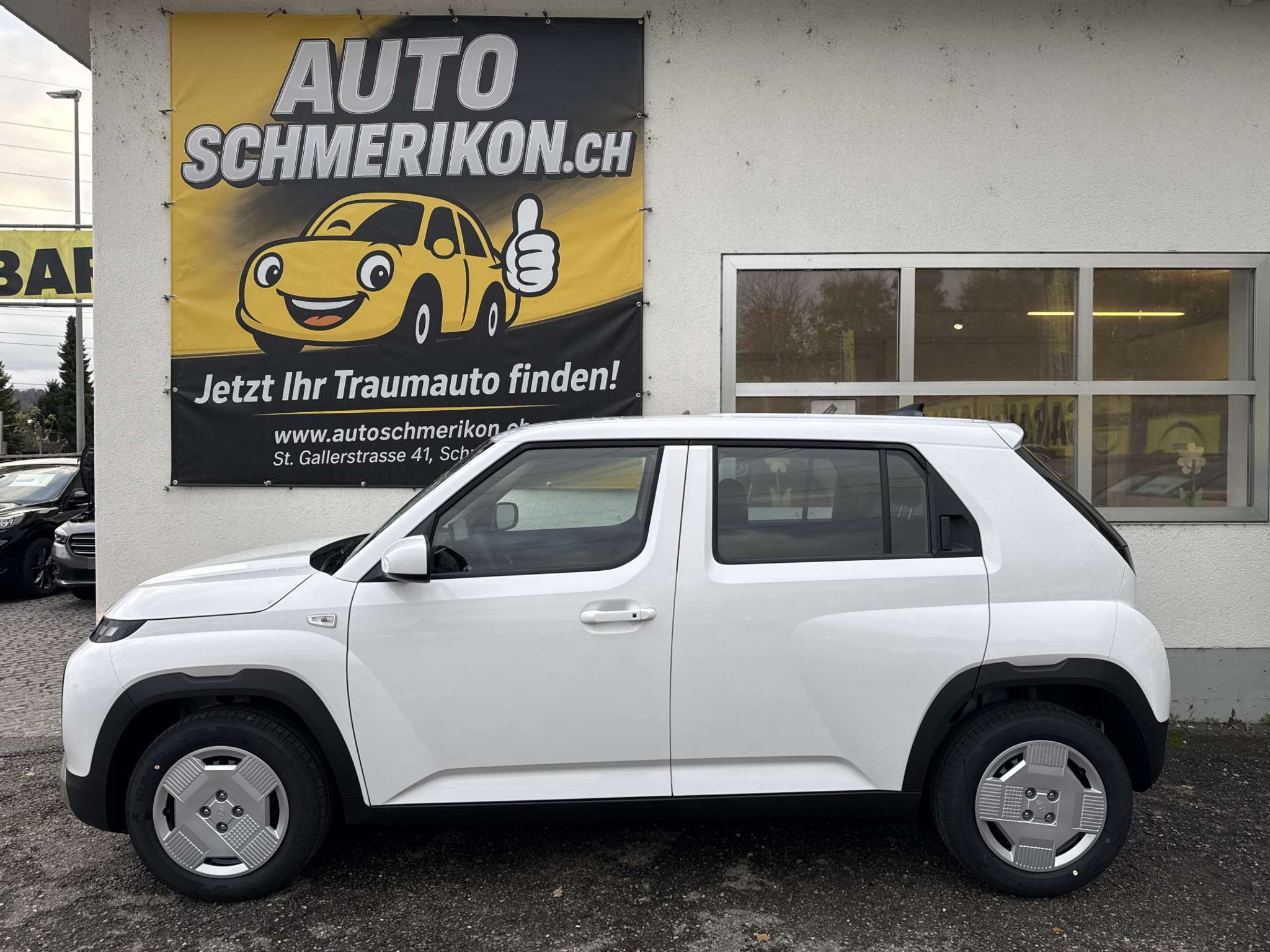 listing desktop thumbnail image 4