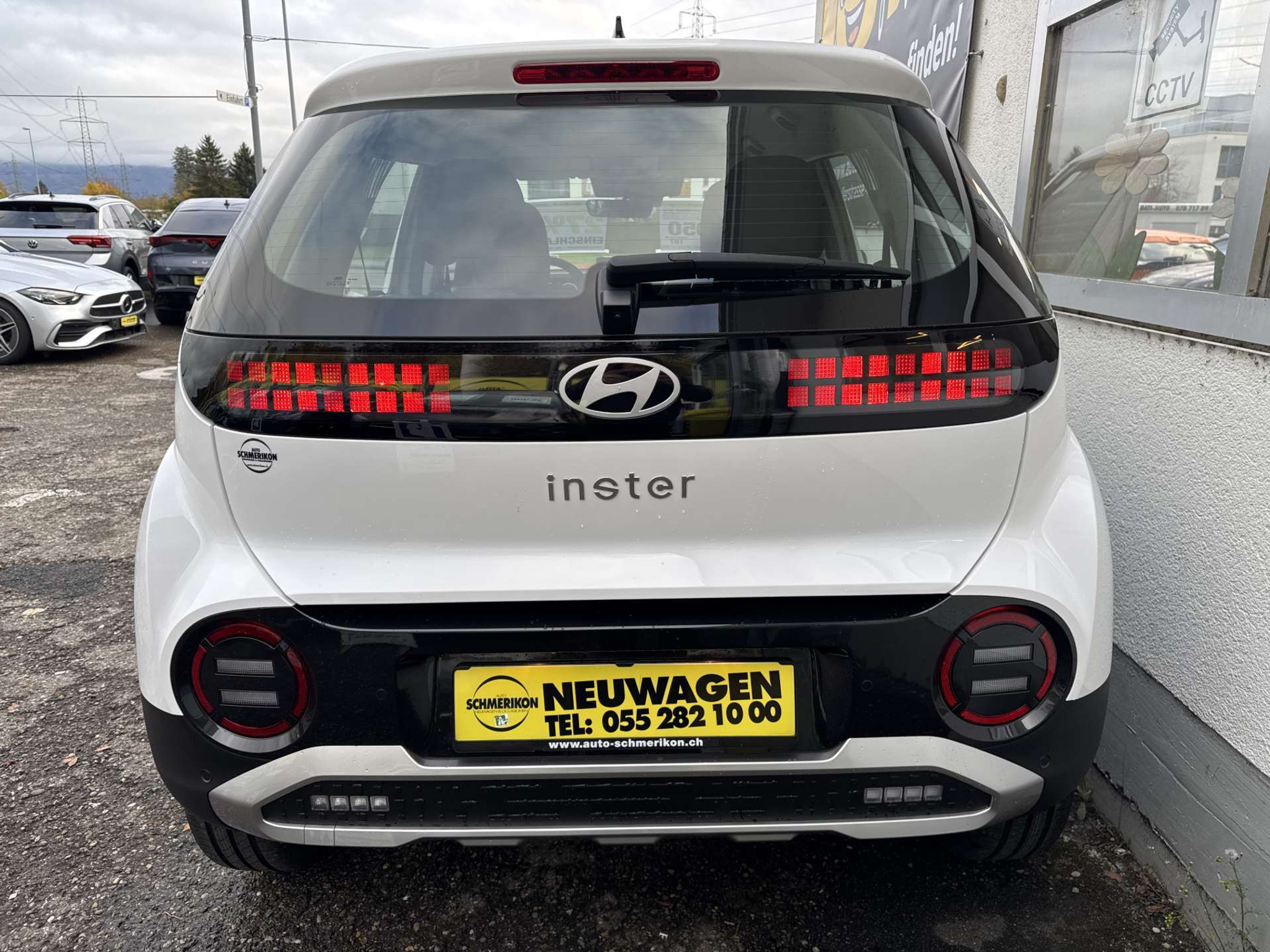 listing desktop thumbnail image 3