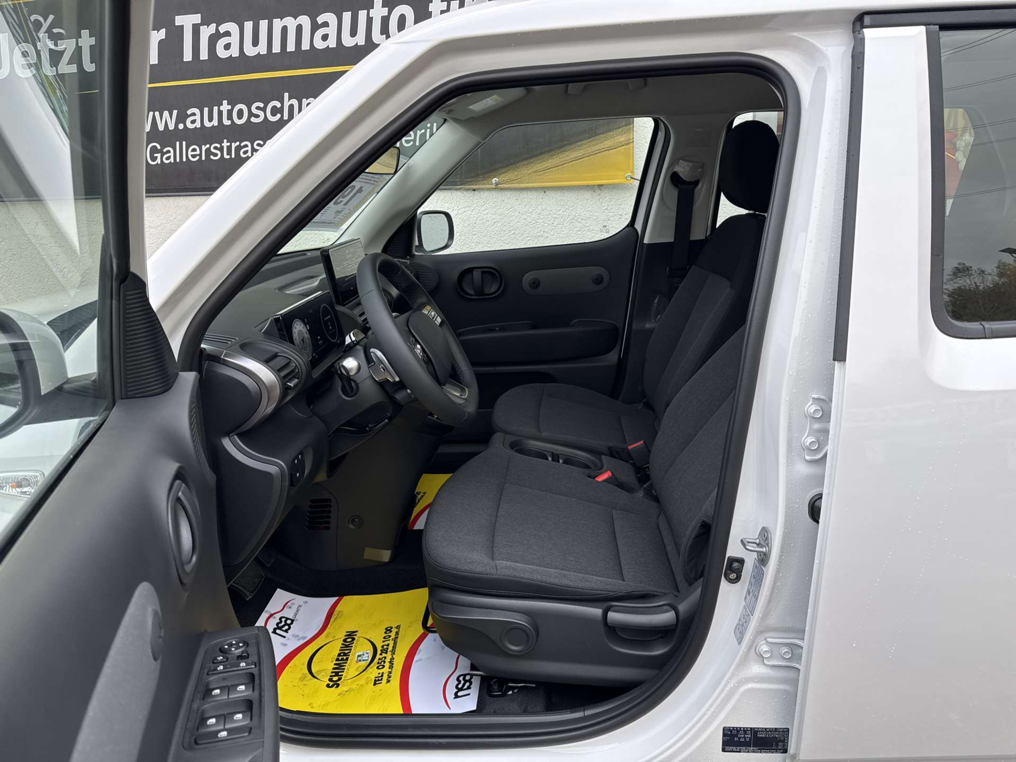 listing desktop thumbnail image 6