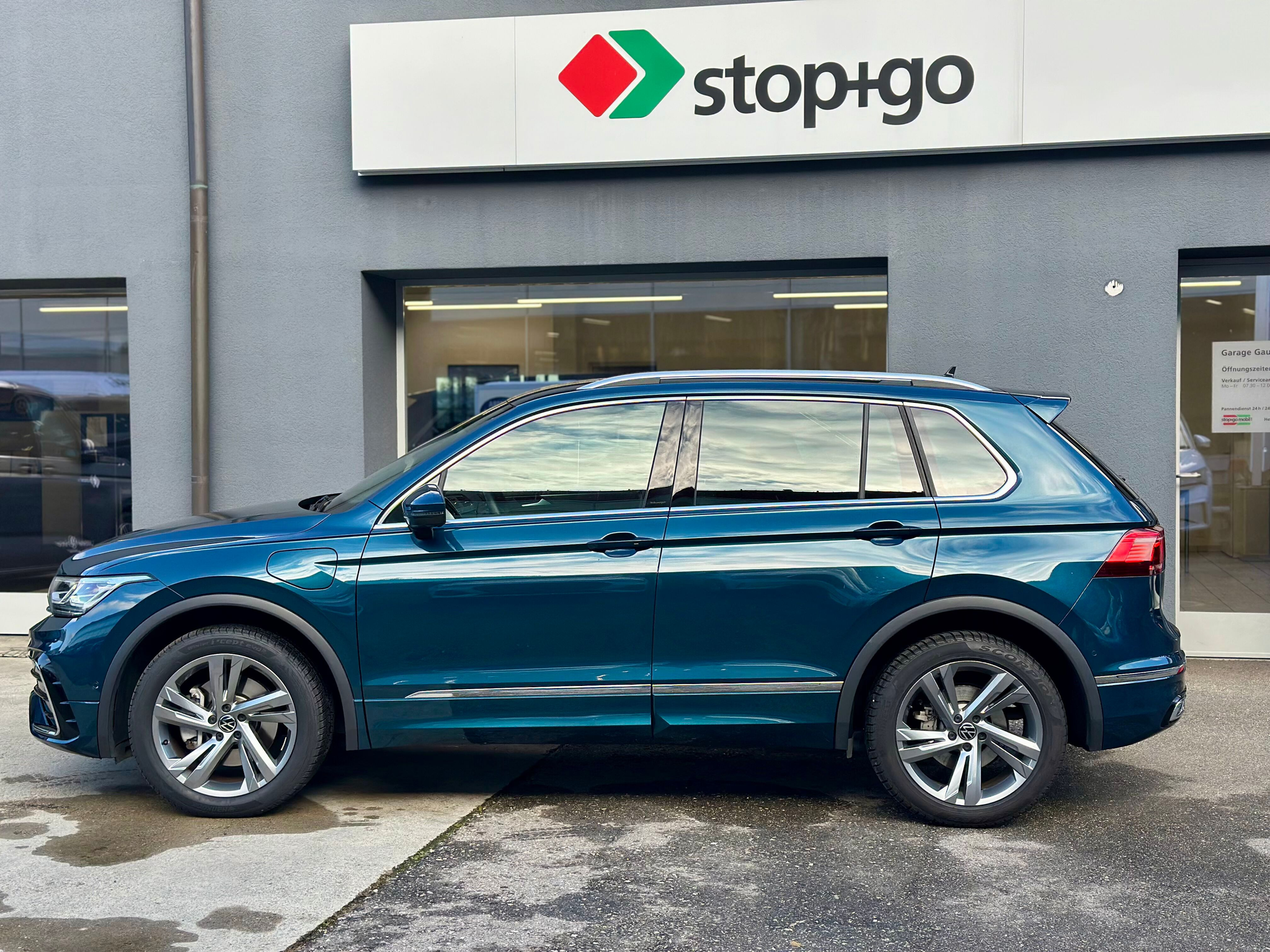 listing desktop thumbnail image 2