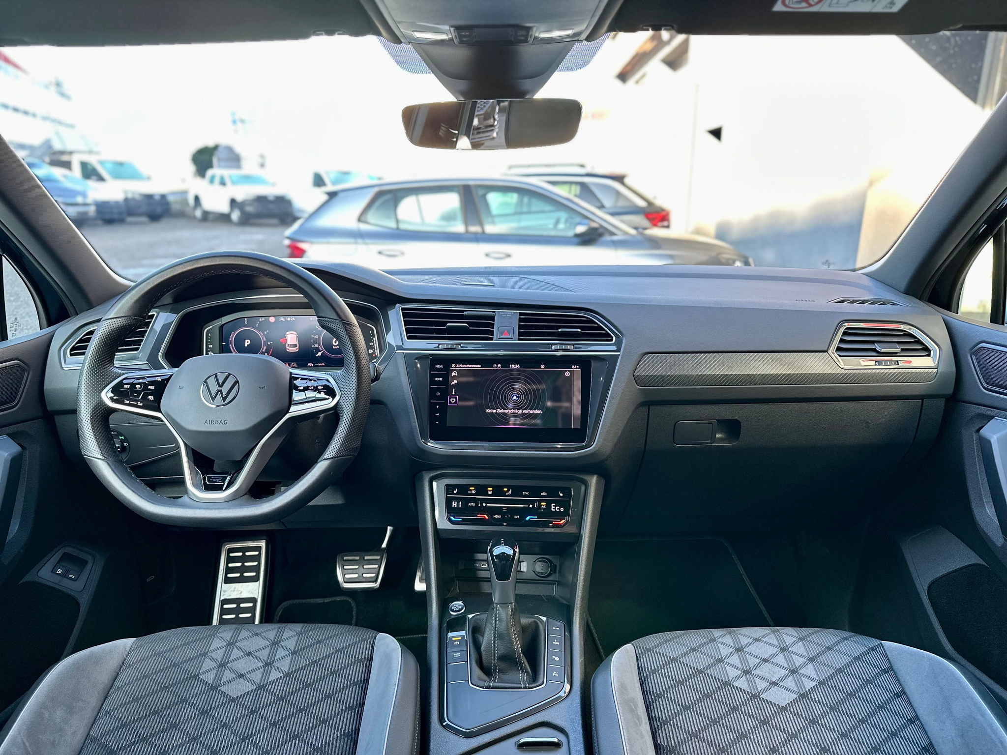 listing desktop thumbnail image 6