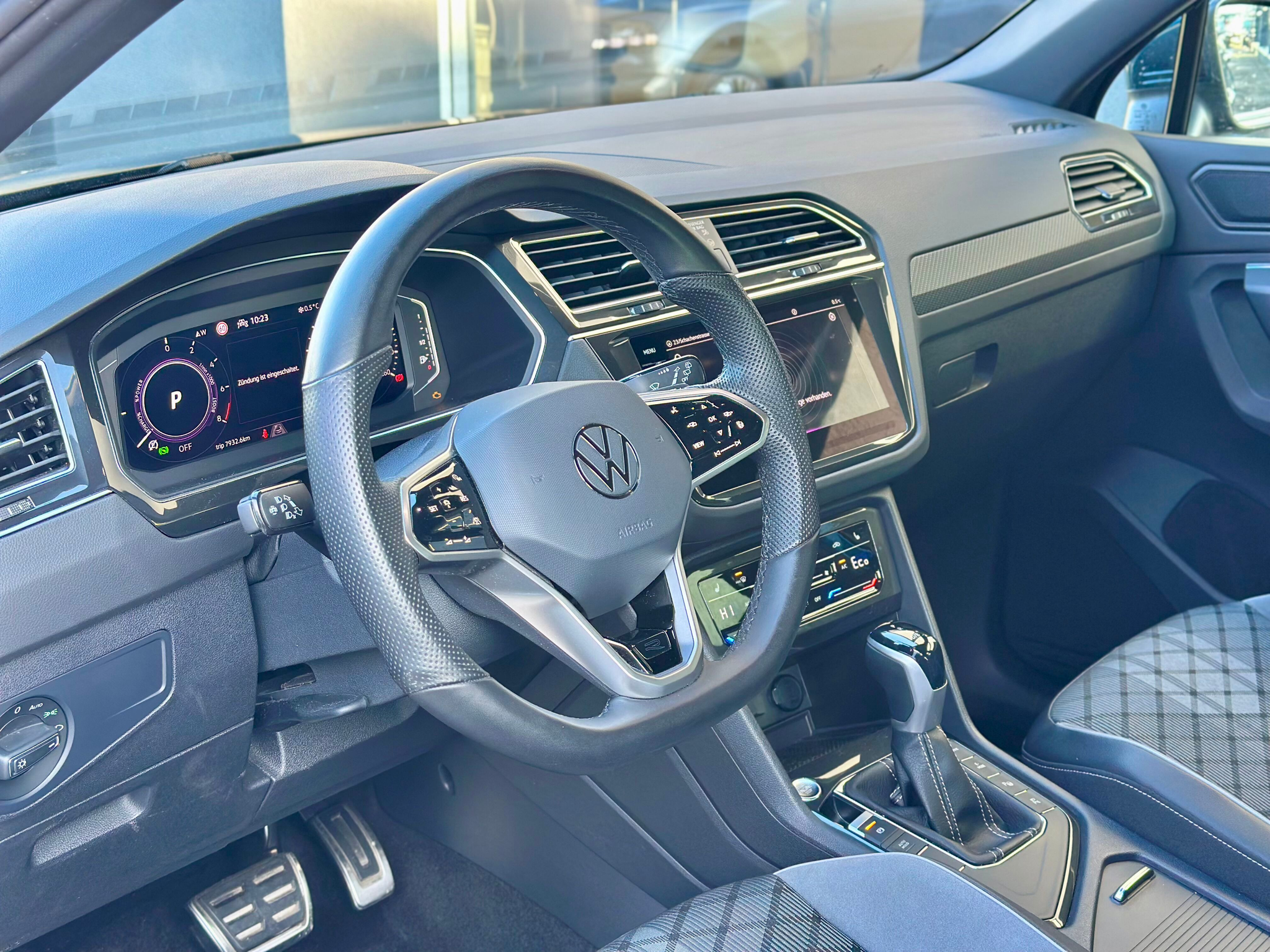 listing desktop thumbnail image 5