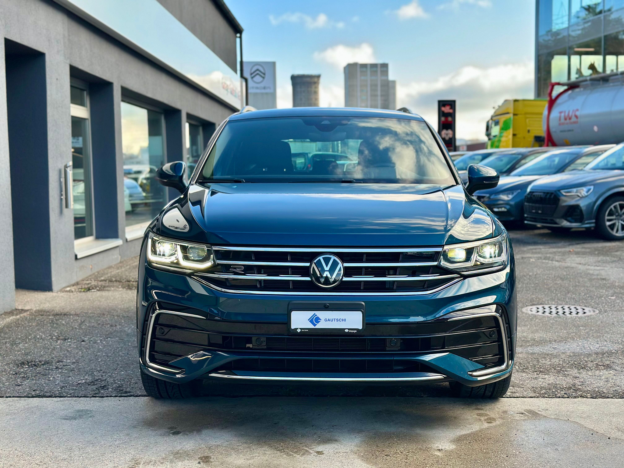 listing desktop thumbnail image 1