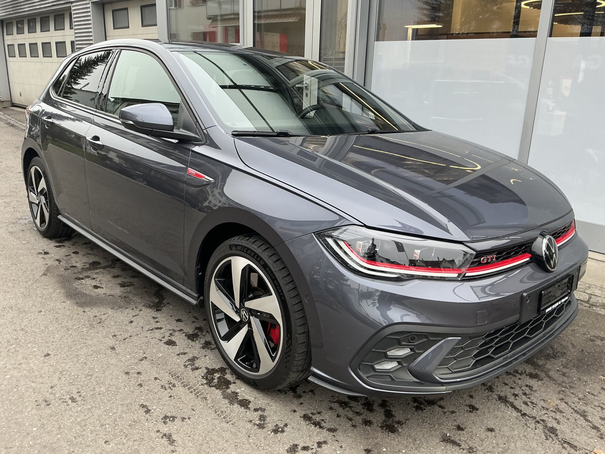 listing desktop thumbnail image 2