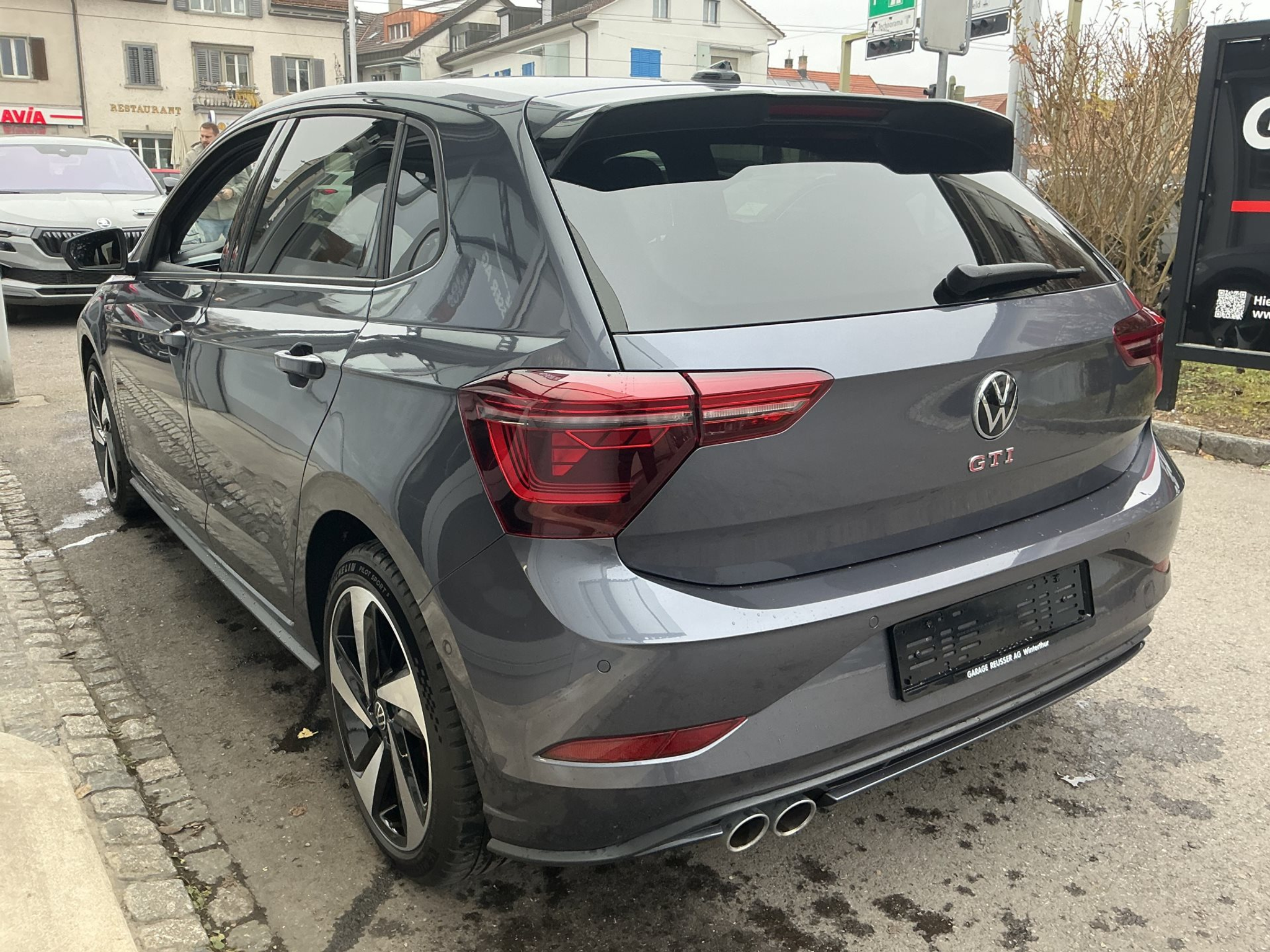 listing desktop thumbnail image 5