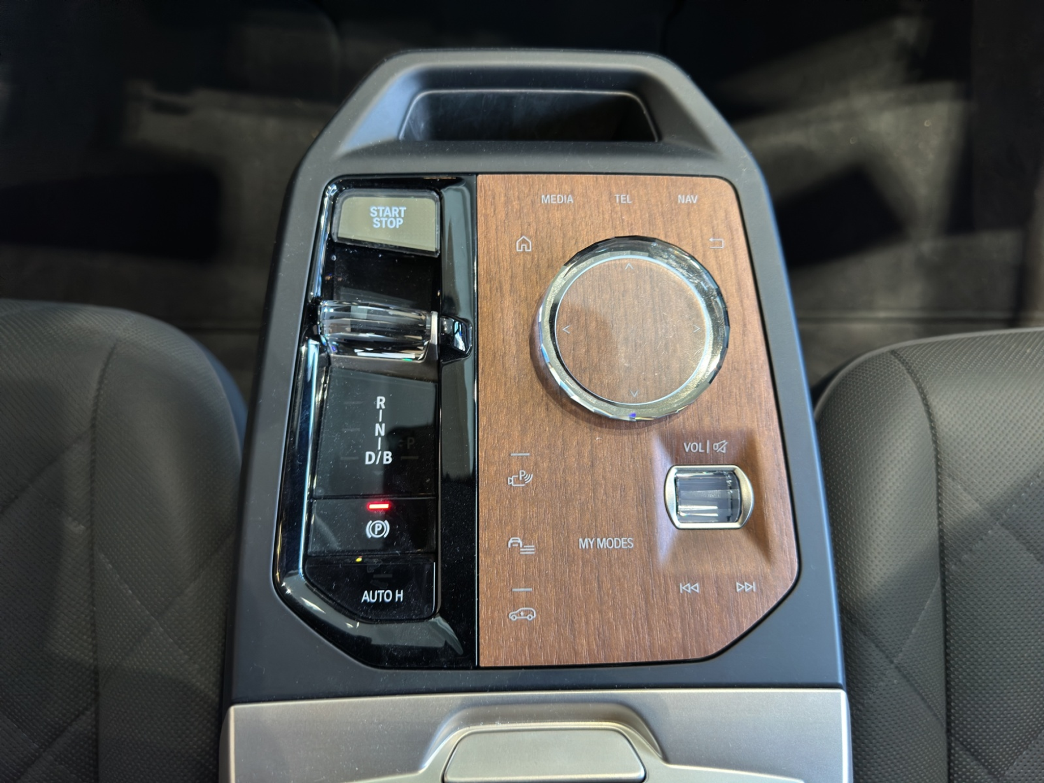 listing desktop thumbnail image 9