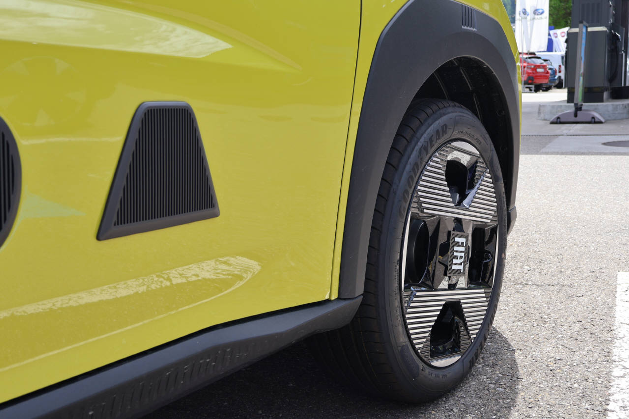 listing desktop thumbnail image 7