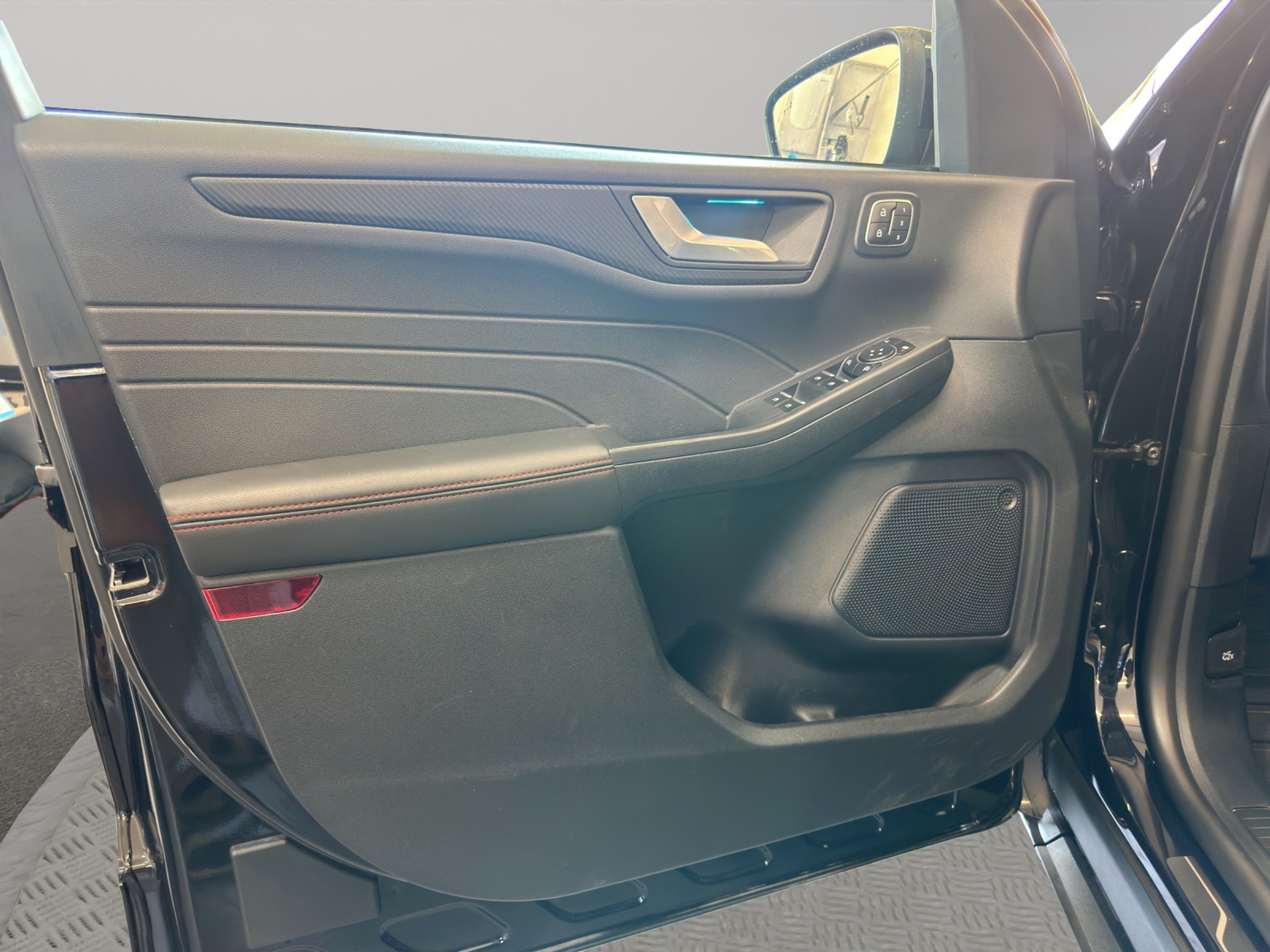 listing desktop thumbnail image 10