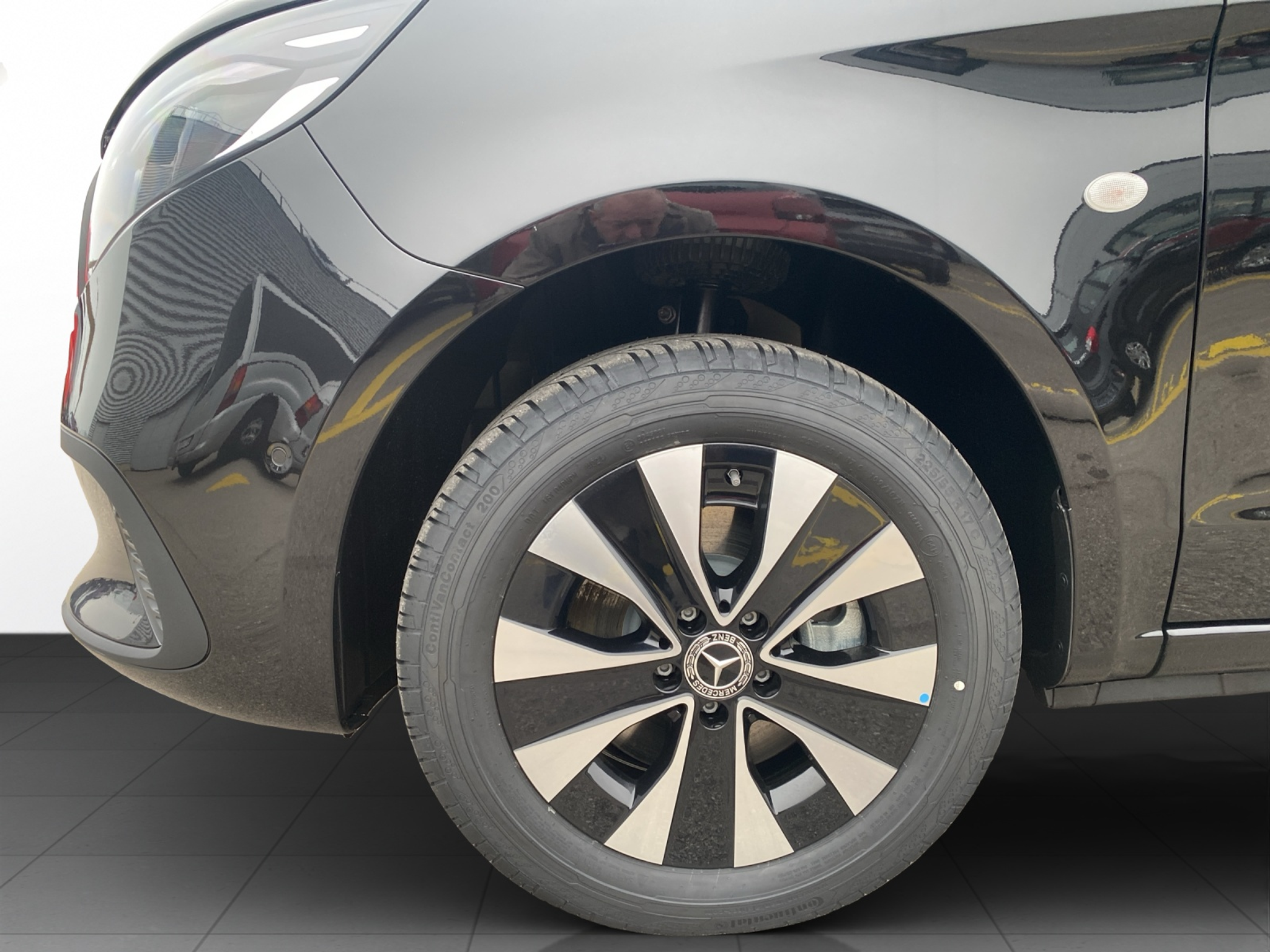 listing desktop thumbnail image 11