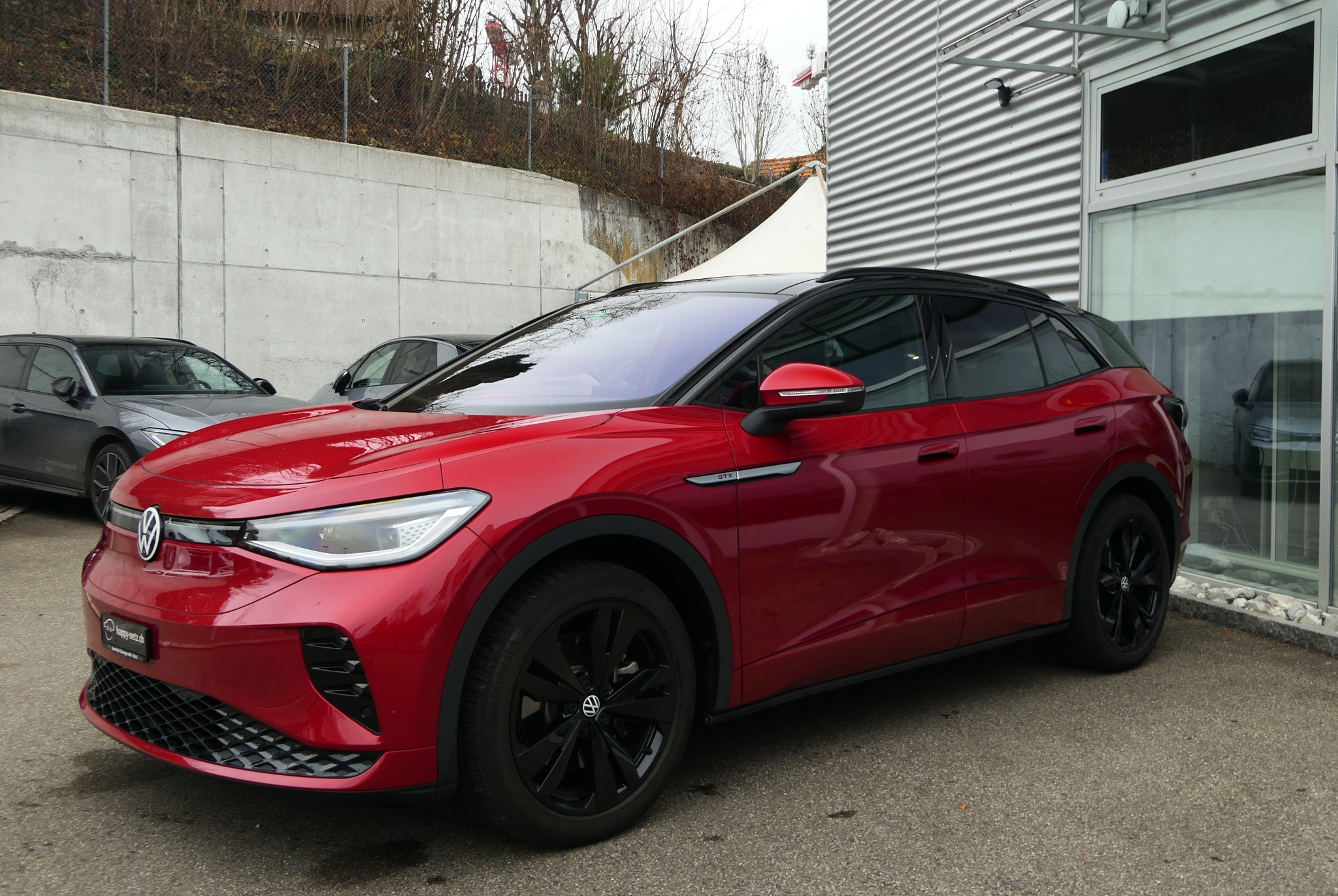 listing desktop thumbnail image 3