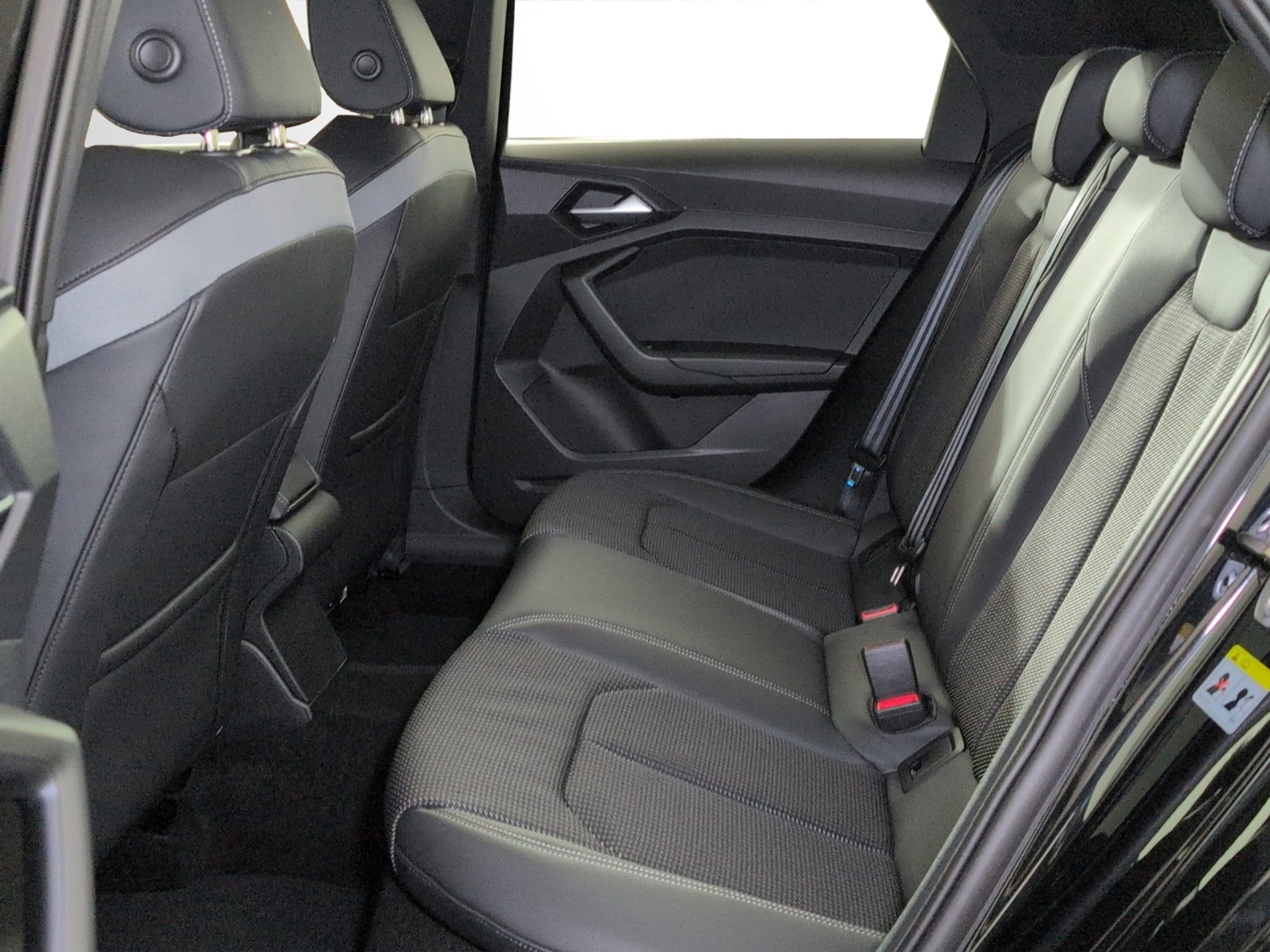 listing desktop thumbnail image 7