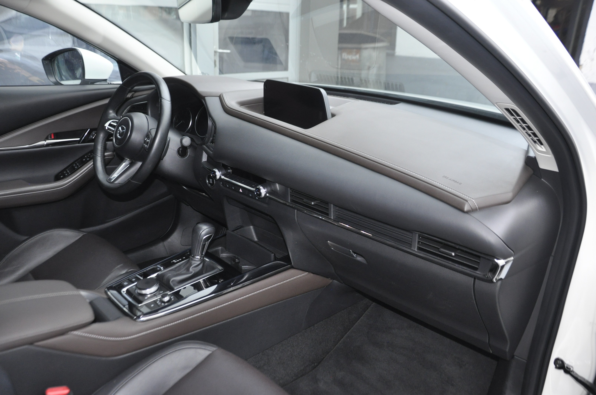 listing desktop thumbnail image 7