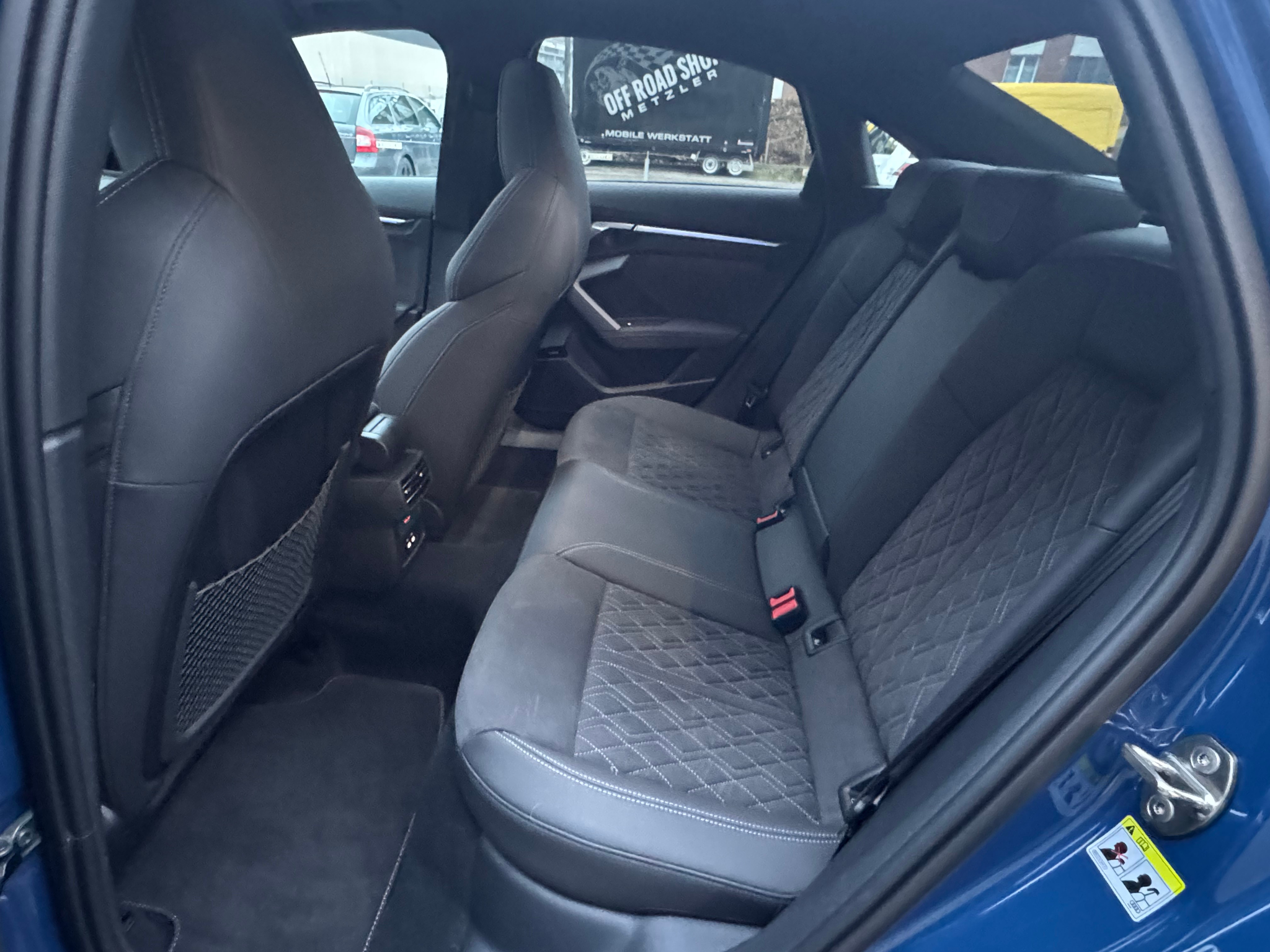 listing desktop thumbnail image 8