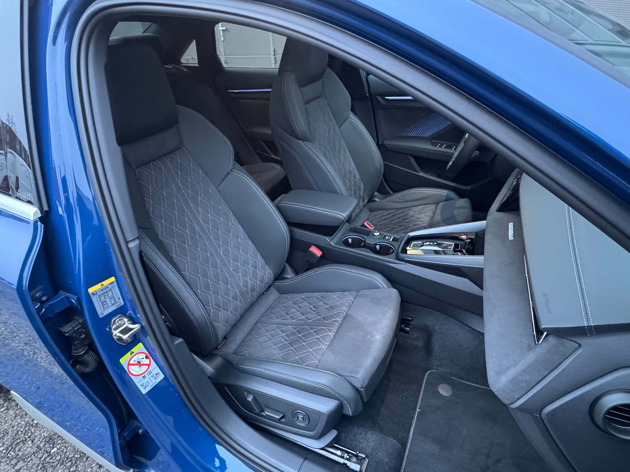 listing desktop thumbnail image 7