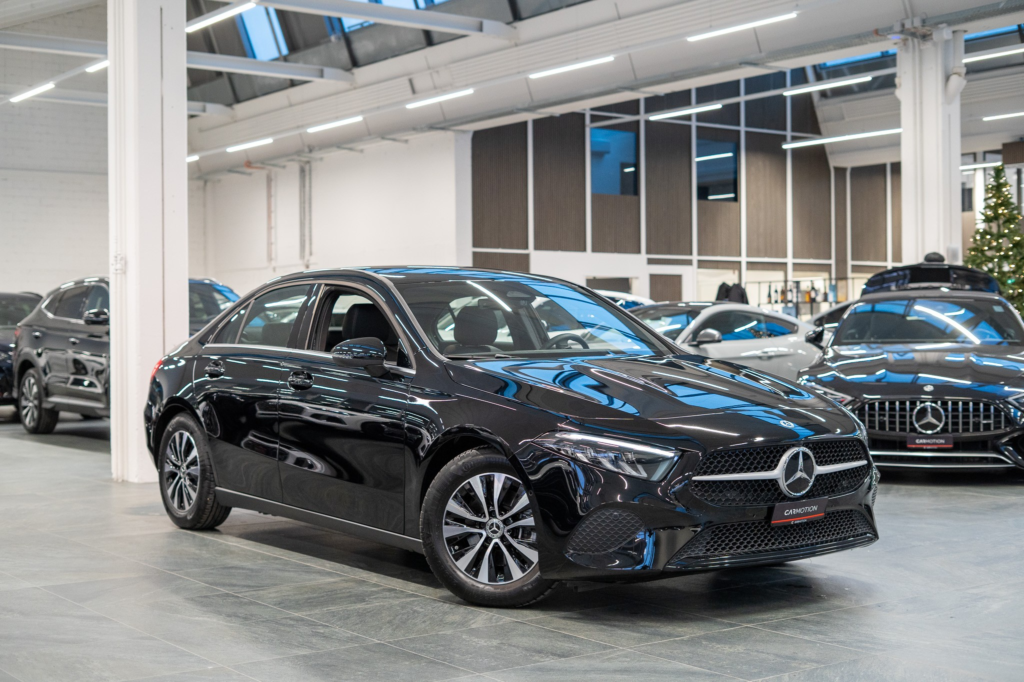 listing desktop thumbnail image 2