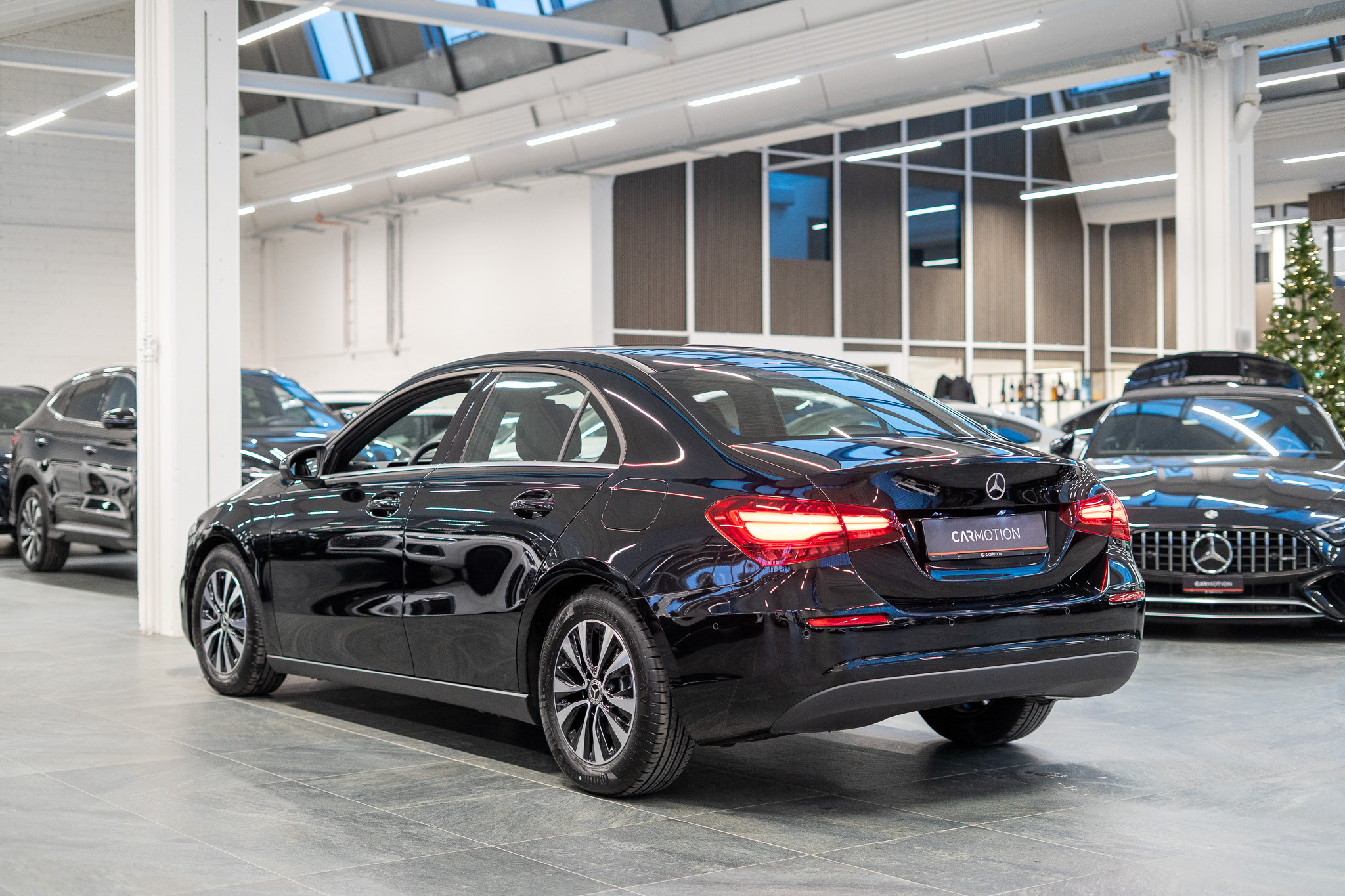 listing desktop thumbnail image 6