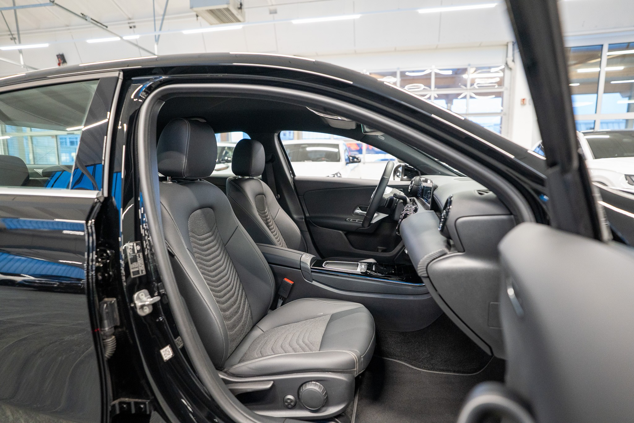 listing desktop thumbnail image 14