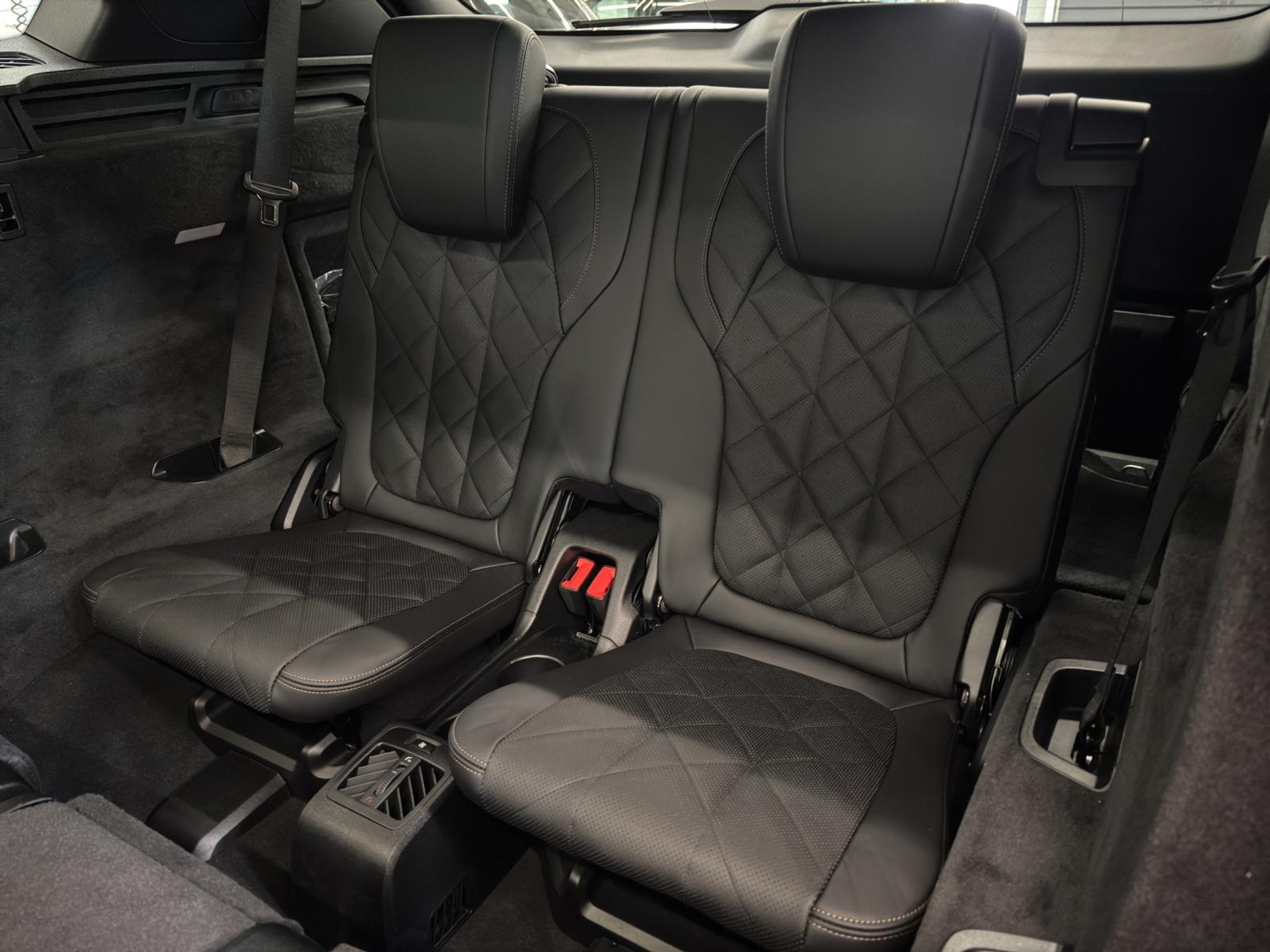 listing desktop thumbnail image 18