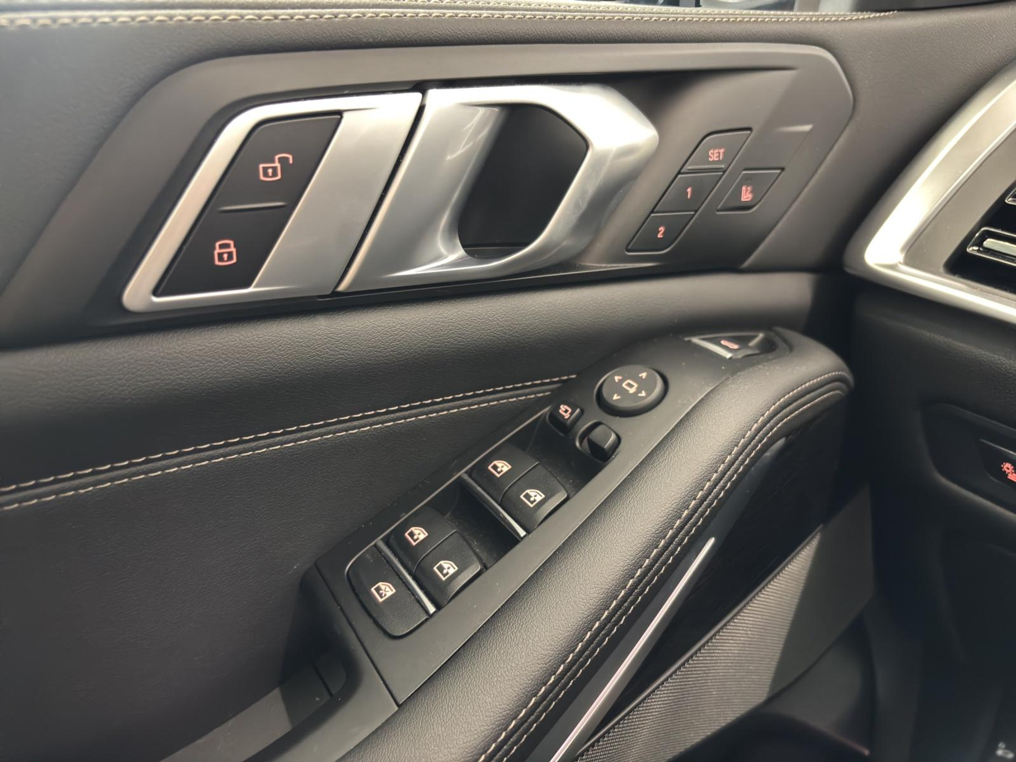 listing desktop thumbnail image 16