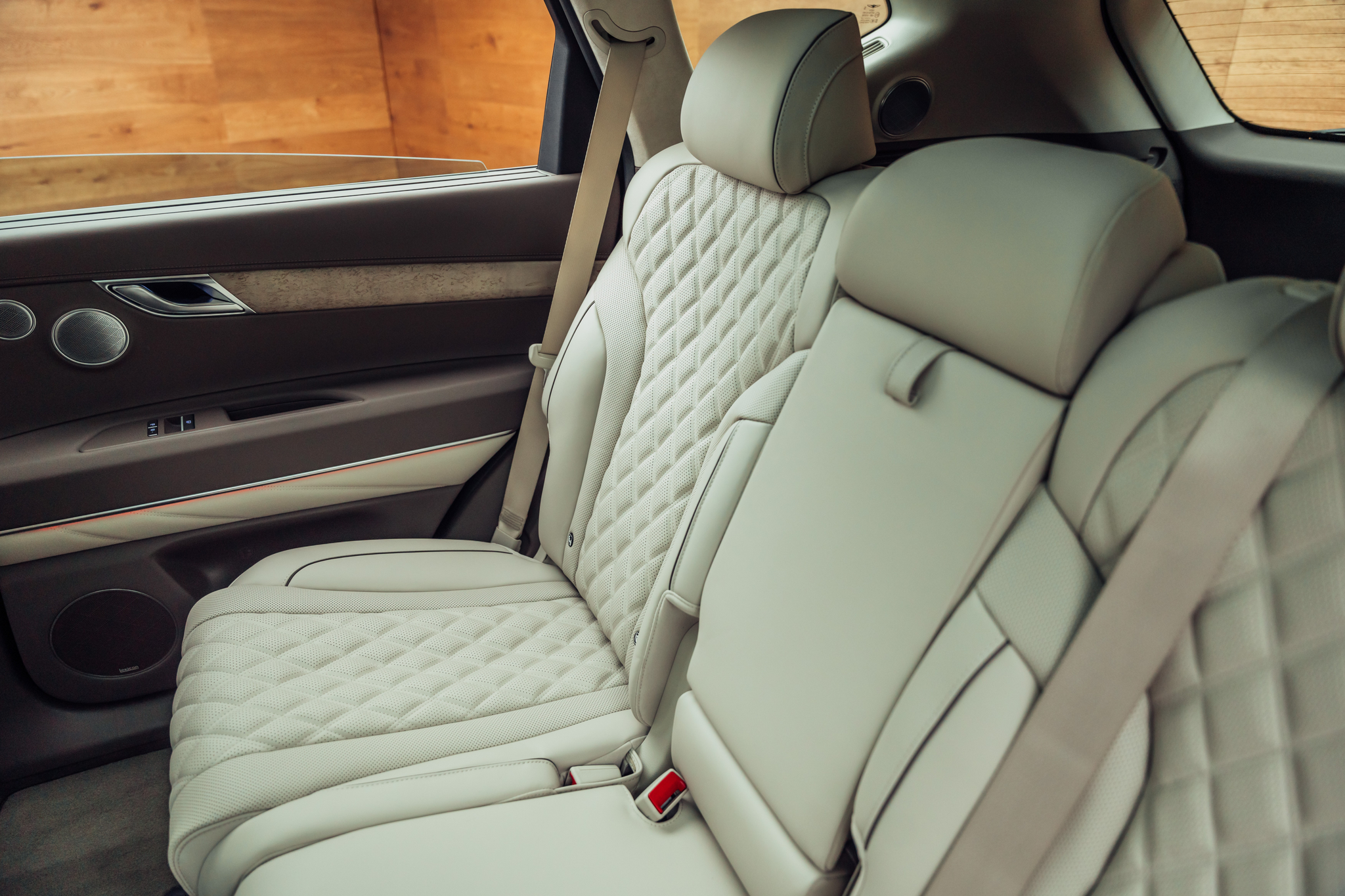 listing desktop thumbnail image 20