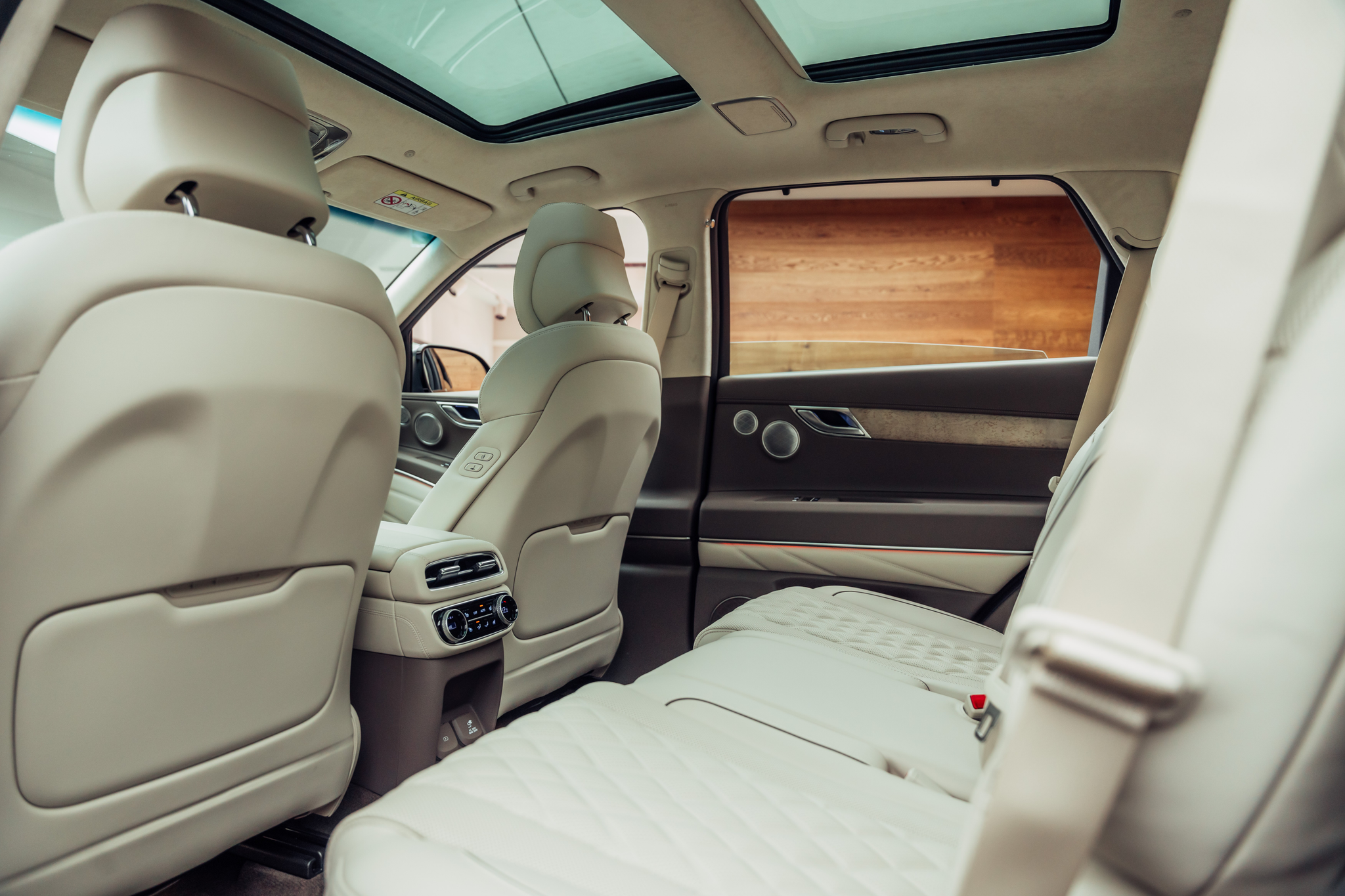 listing desktop thumbnail image 8