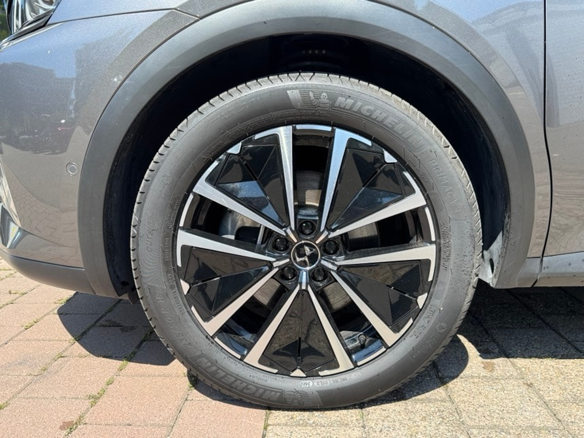 listing desktop thumbnail image 9