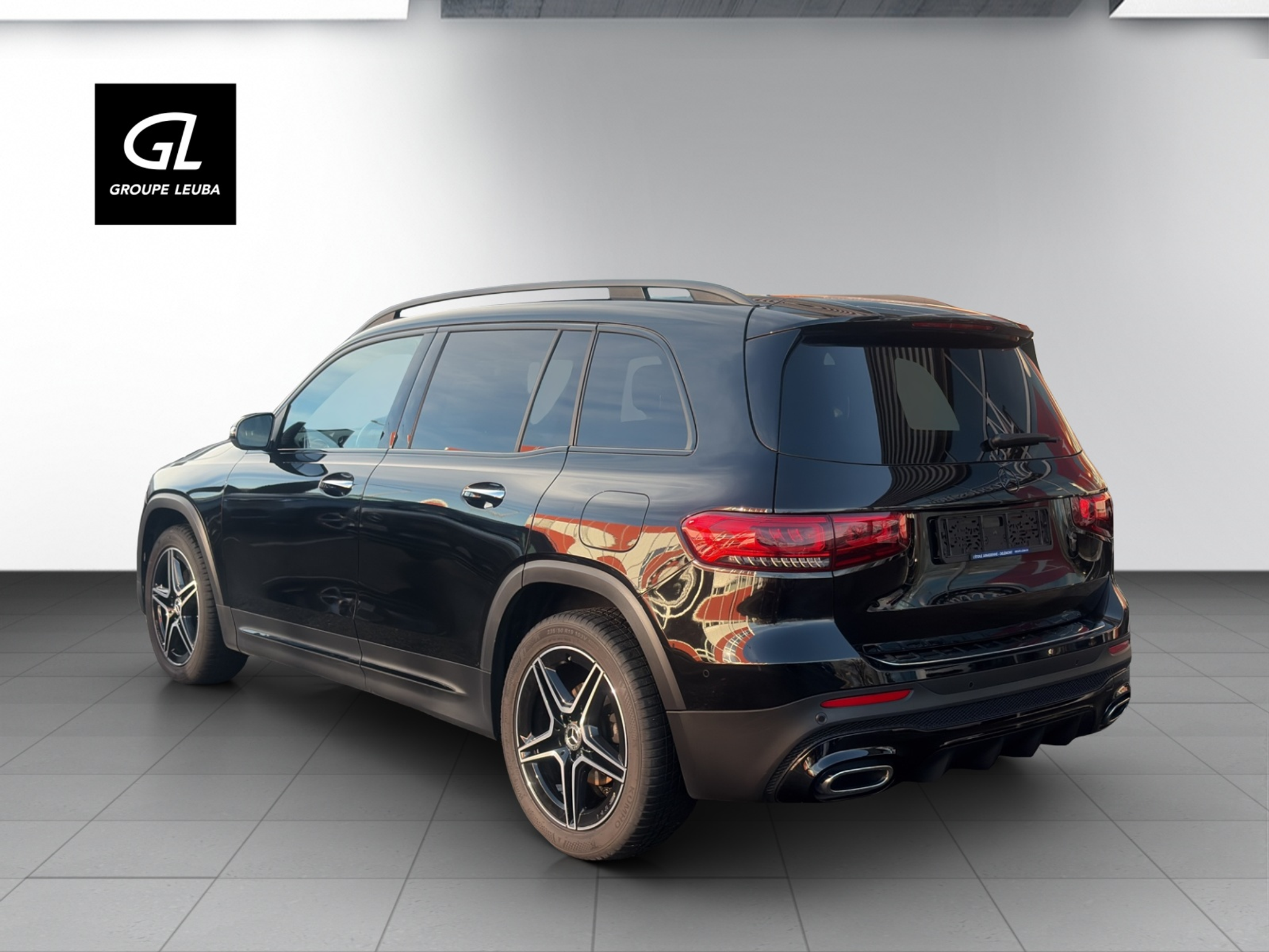 listing desktop thumbnail image 3