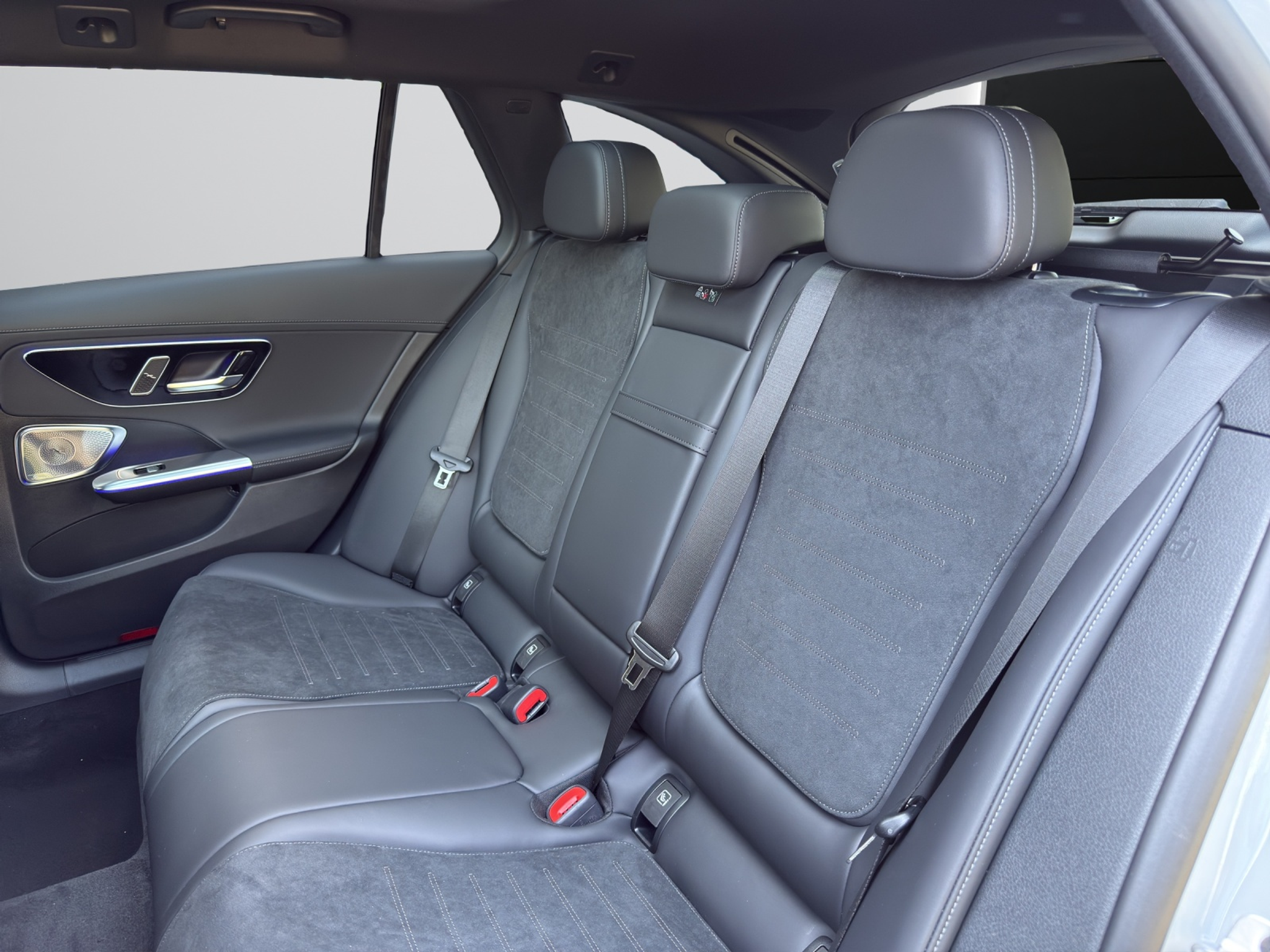 listing desktop thumbnail image 11