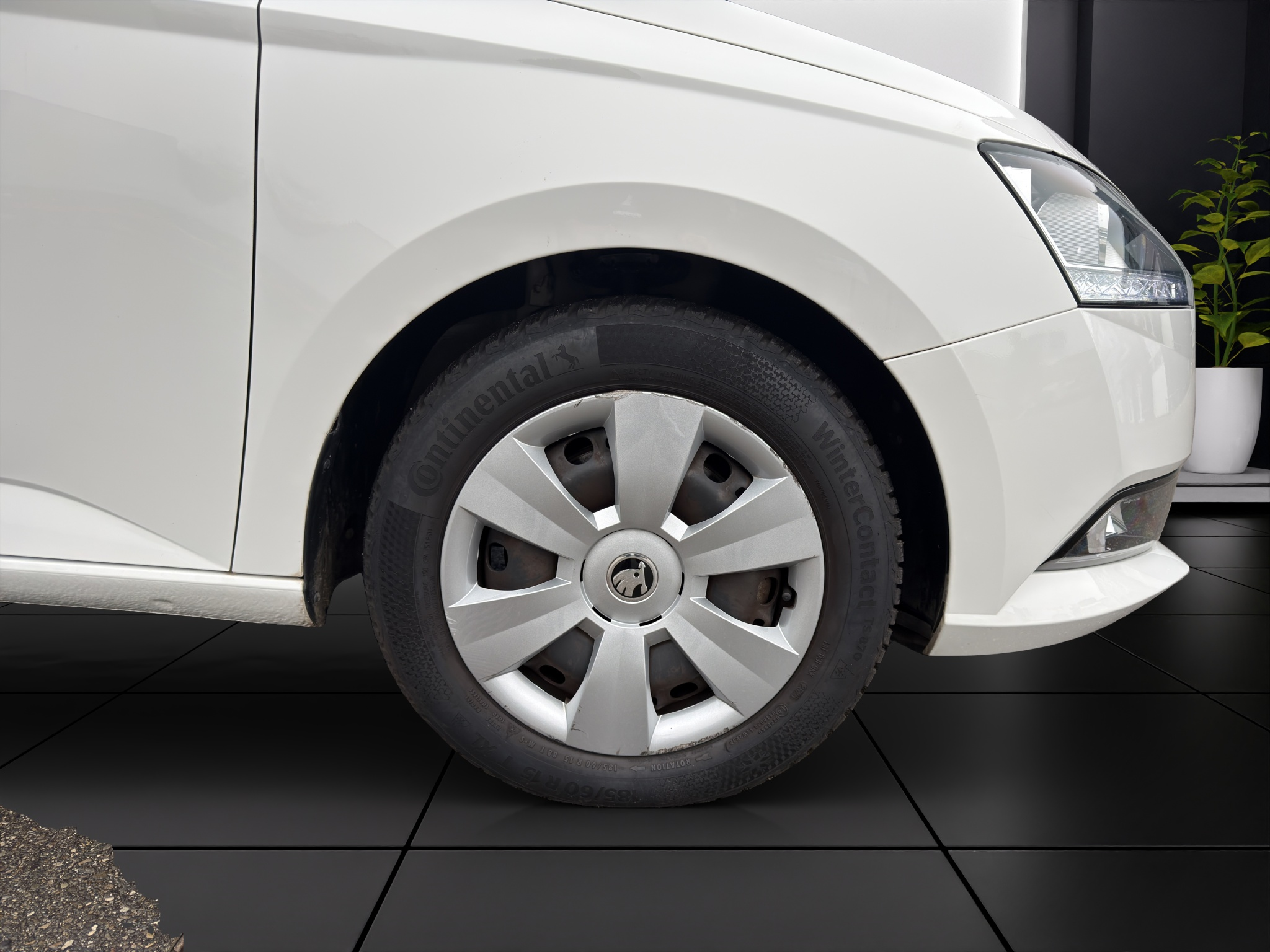 listing desktop thumbnail image 23