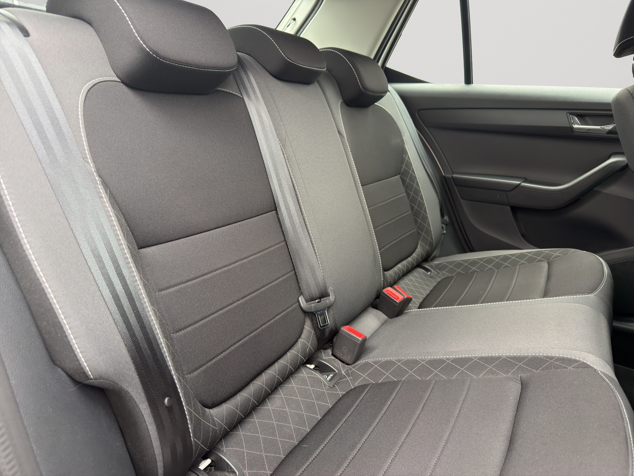 listing desktop thumbnail image 17