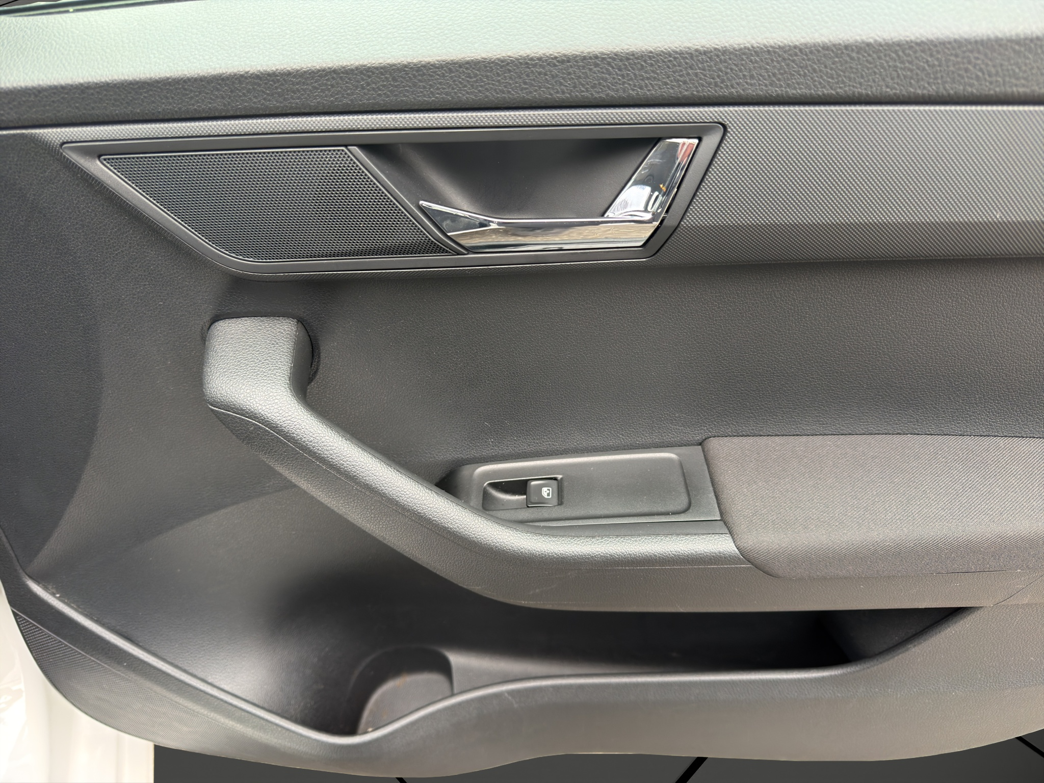 listing desktop thumbnail image 19