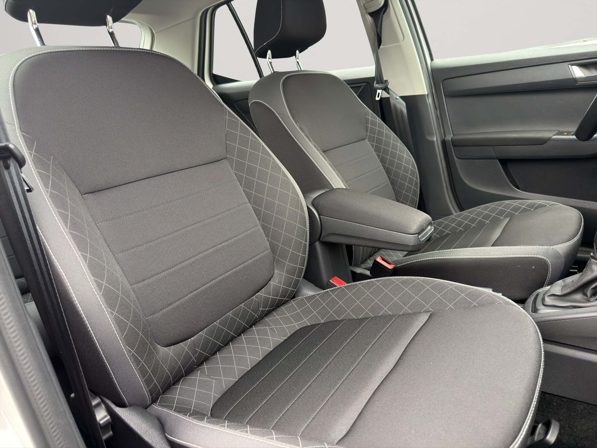 listing desktop thumbnail image 15