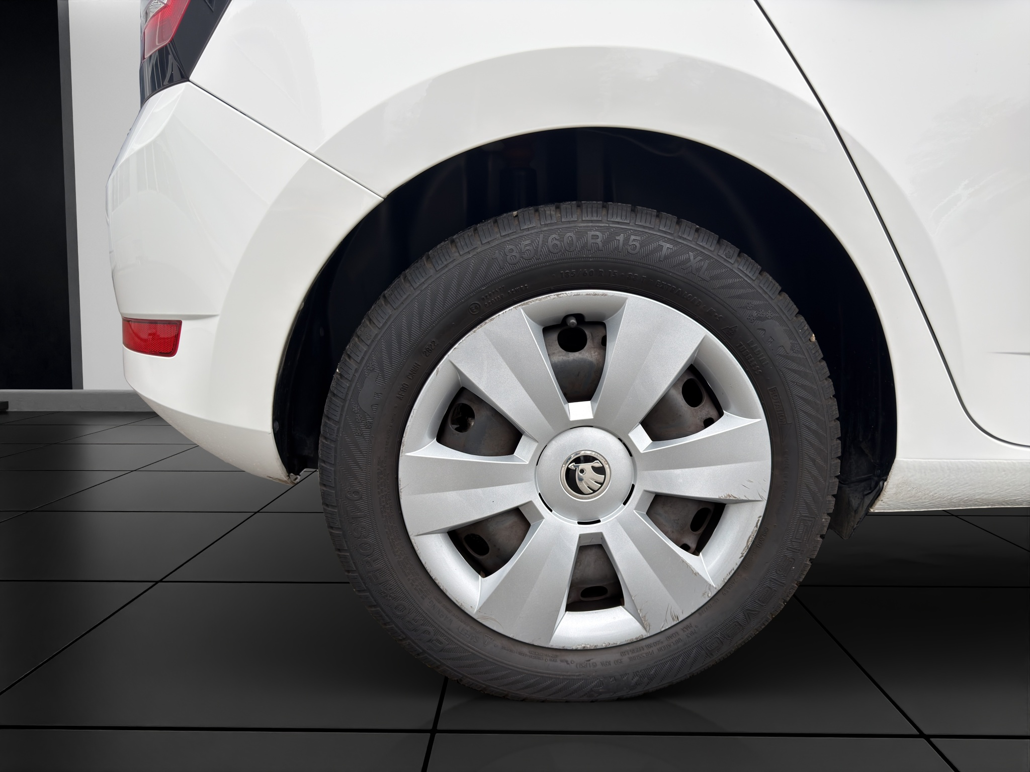 listing desktop thumbnail image 26